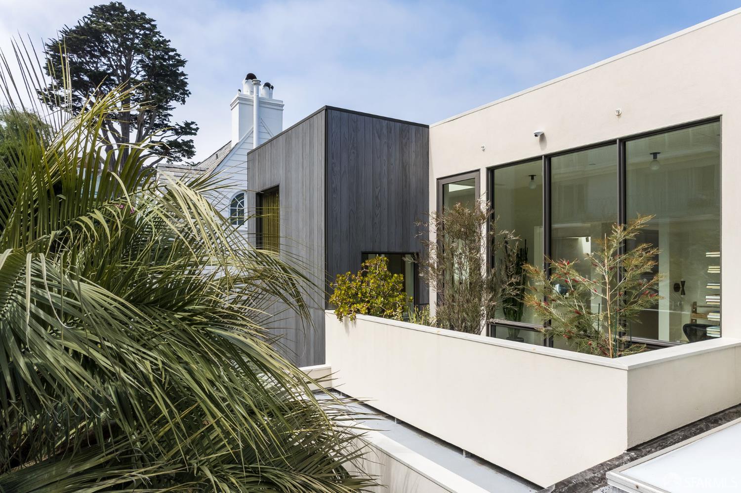 Detail Gallery Image 15 of 33 For 135 Graystone Ter, San Francisco,  CA 94114 - 5 Beds | 4/1 Baths