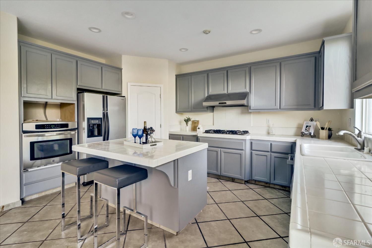 Detail Gallery Image 15 of 44 For 2015 Redbud Way, Antioch,  CA 94509 - 4 Beds | 3 Baths