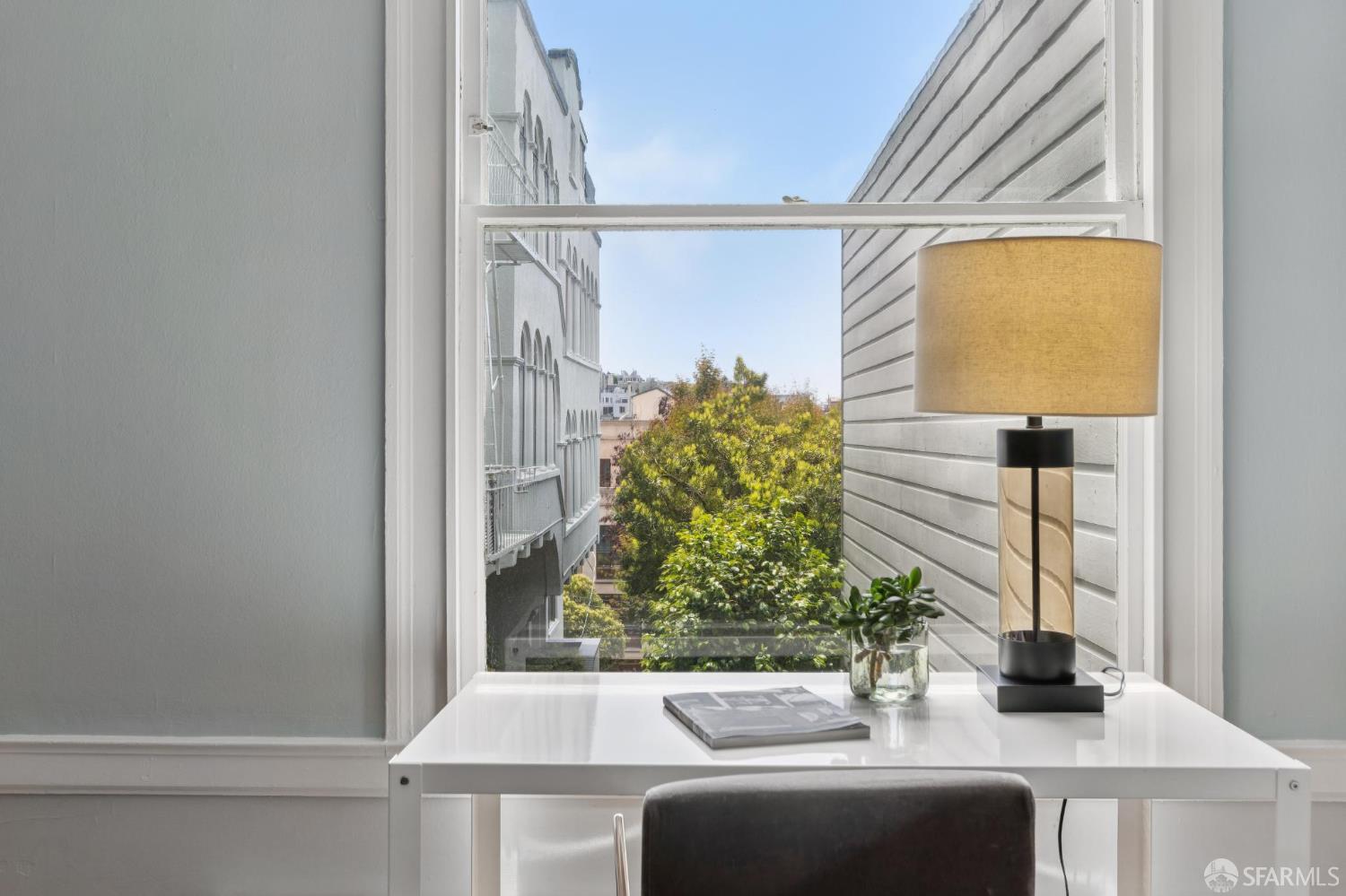 Detail Gallery Image 4 of 18 For 1250 Vallejo St #8,  San Francisco,  CA 94109 - 2 Beds | 1 Baths