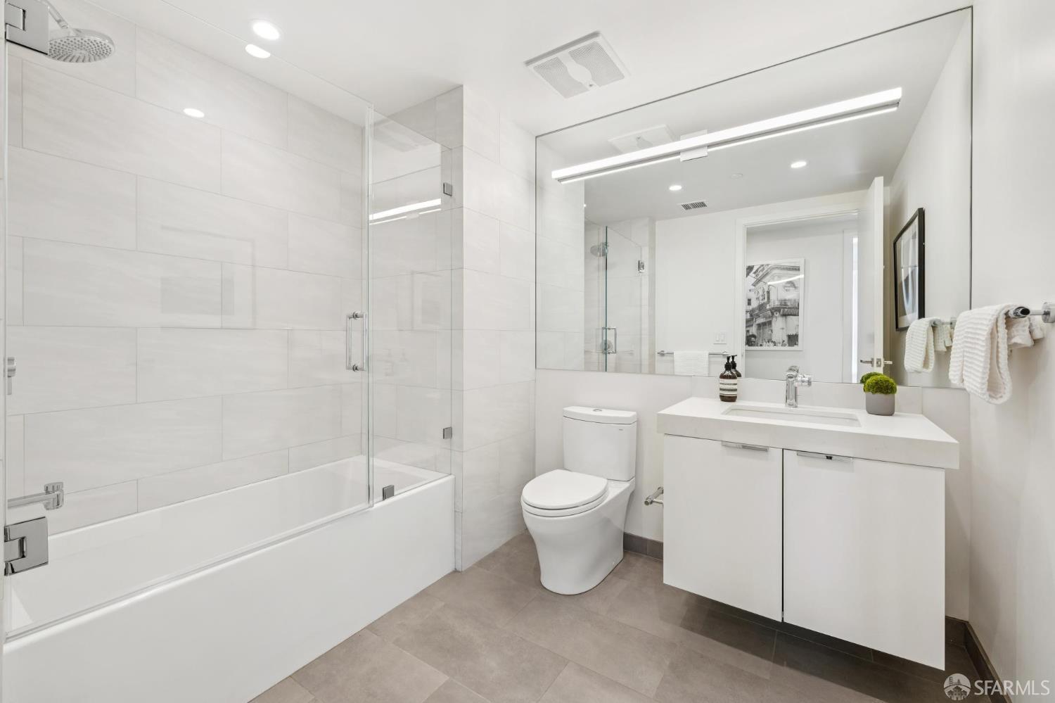 Detail Gallery Image 31 of 56 For 3131 Pierce St #406,  San Francisco,  CA 94123 - 2 Beds | 2 Baths