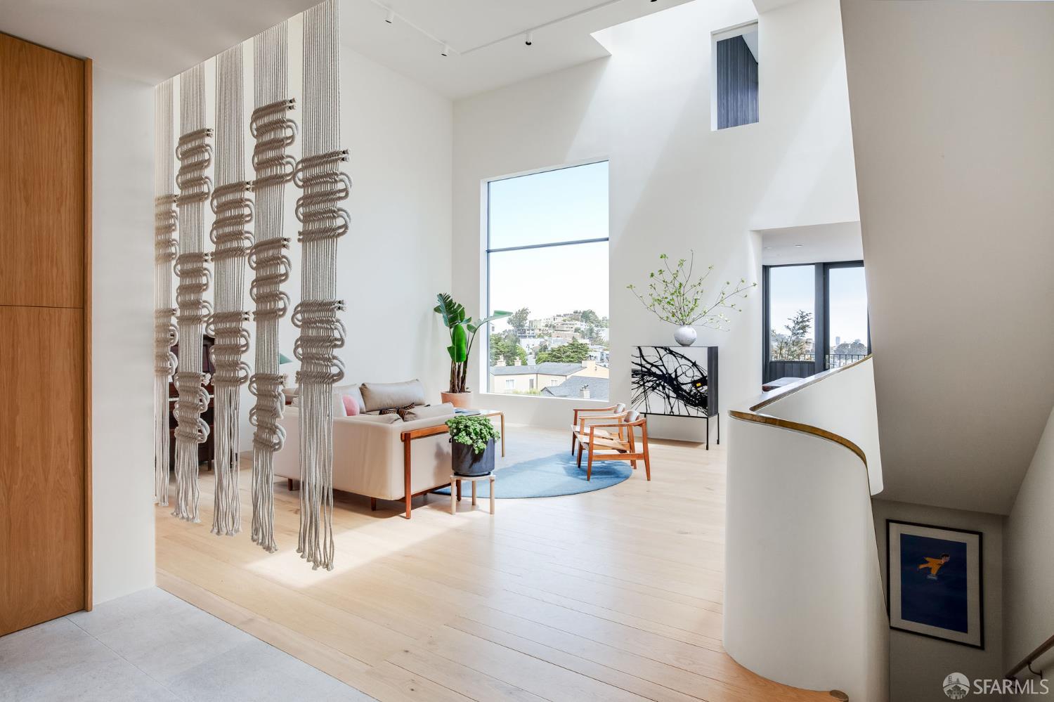 Detail Gallery Image 6 of 33 For 135 Graystone Ter, San Francisco,  CA 94114 - 5 Beds | 4/1 Baths