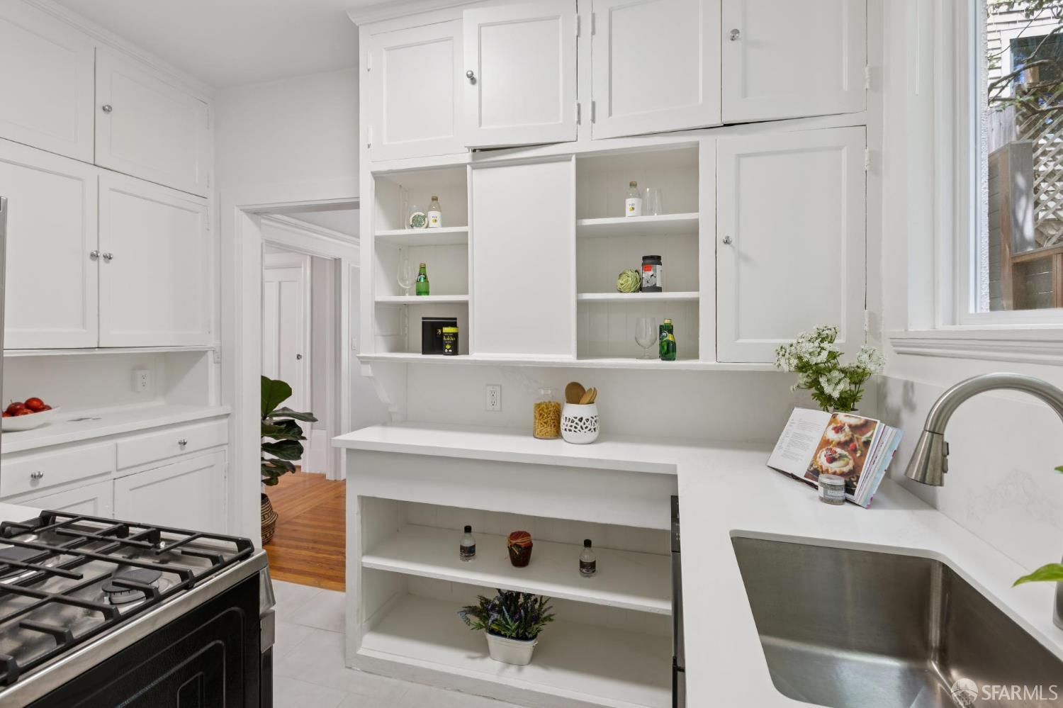 Detail Gallery Image 7 of 18 For 1250 Vallejo St #8,  San Francisco,  CA 94109 - 2 Beds | 1 Baths
