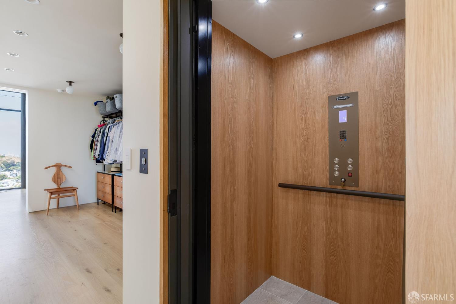 Detail Gallery Image 29 of 33 For 135 Graystone Ter, San Francisco,  CA 94114 - 5 Beds | 4/1 Baths