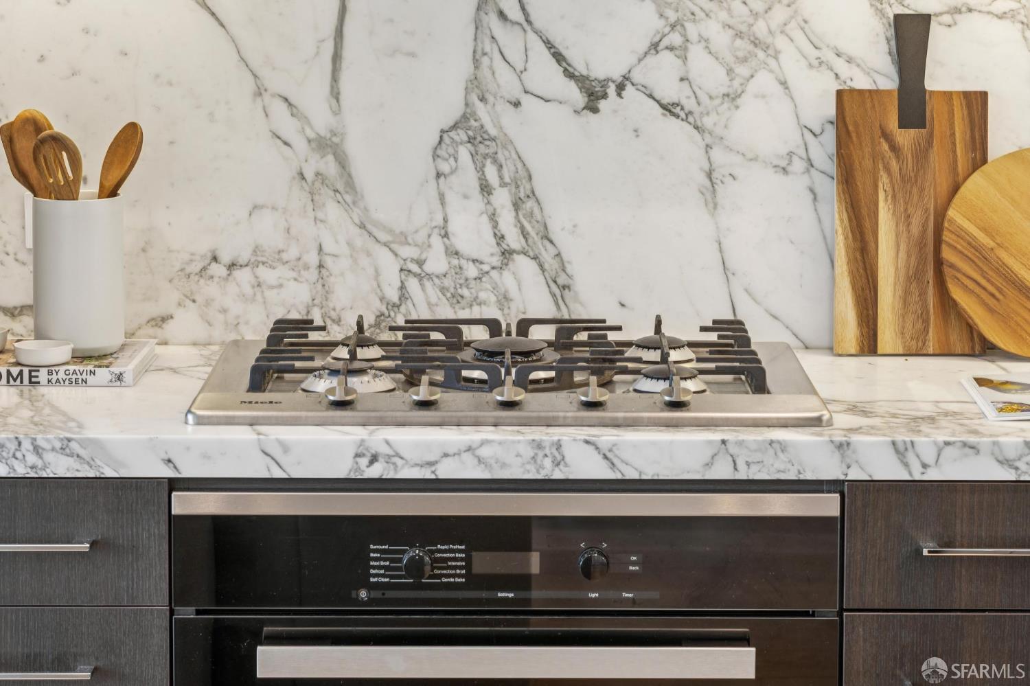 Detail Gallery Image 13 of 56 For 3131 Pierce St #406,  San Francisco,  CA 94123 - 2 Beds | 2 Baths
