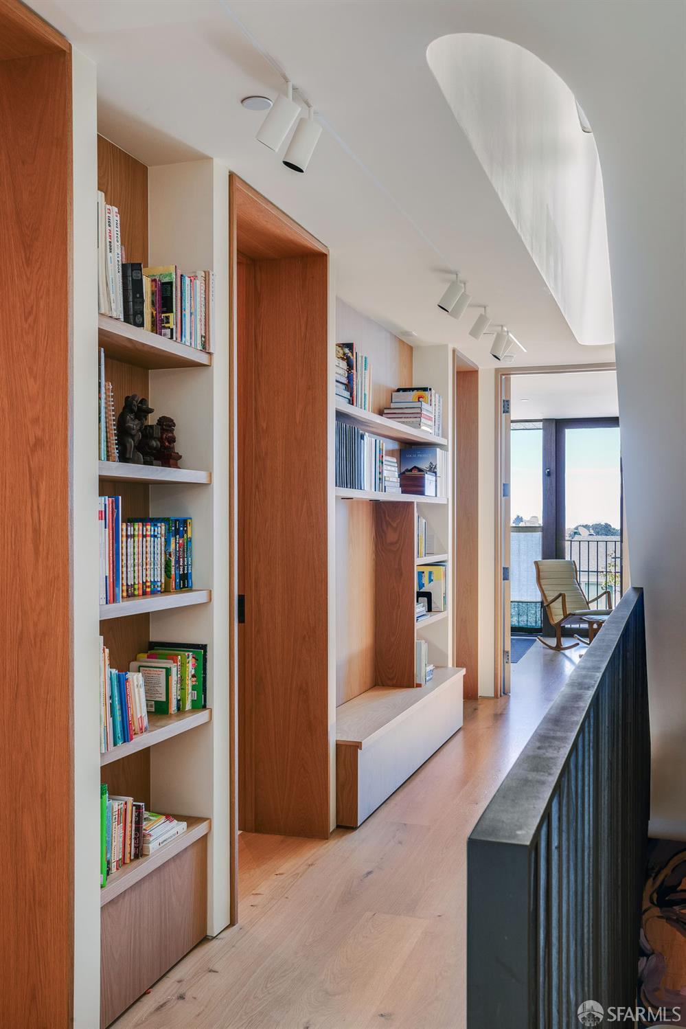 Detail Gallery Image 23 of 33 For 135 Graystone Ter, San Francisco,  CA 94114 - 5 Beds | 4/1 Baths