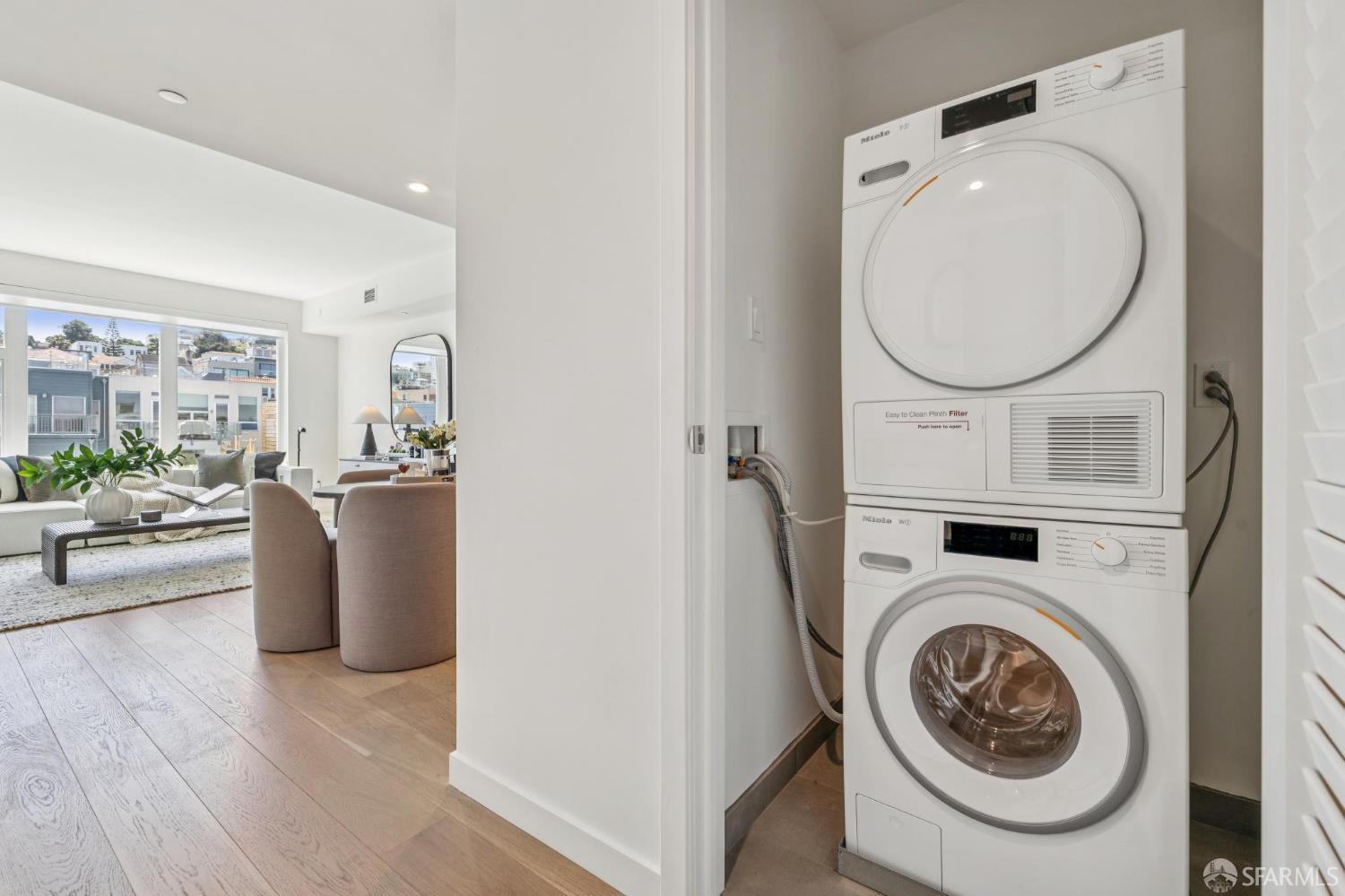 Detail Gallery Image 32 of 56 For 3131 Pierce St #406,  San Francisco,  CA 94123 - 2 Beds | 2 Baths