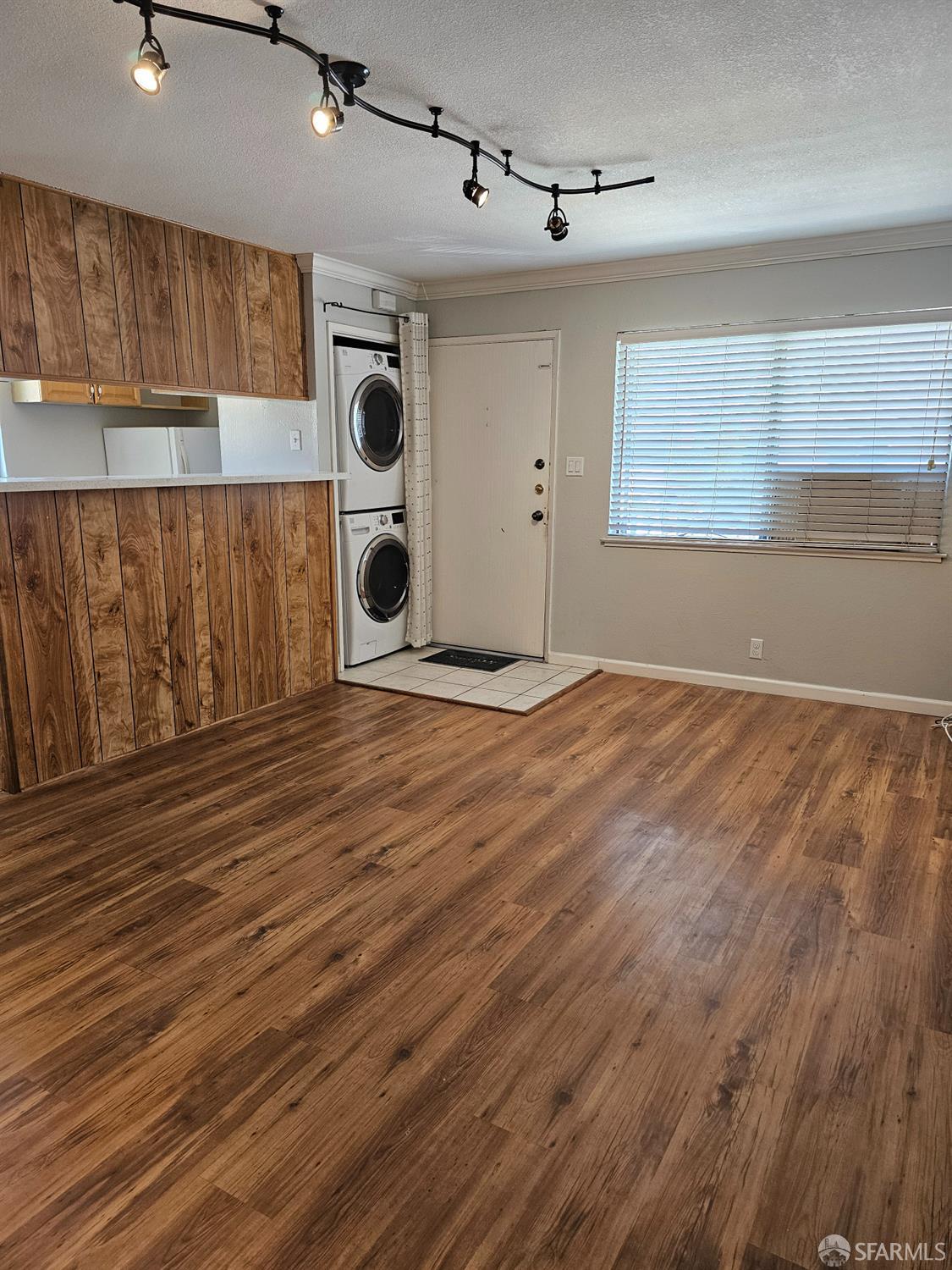 Detail Gallery Image 4 of 19 For 329 Blossom Hill Rd #4,  San Jose,  CA 95123 - 2 Beds | 1 Baths