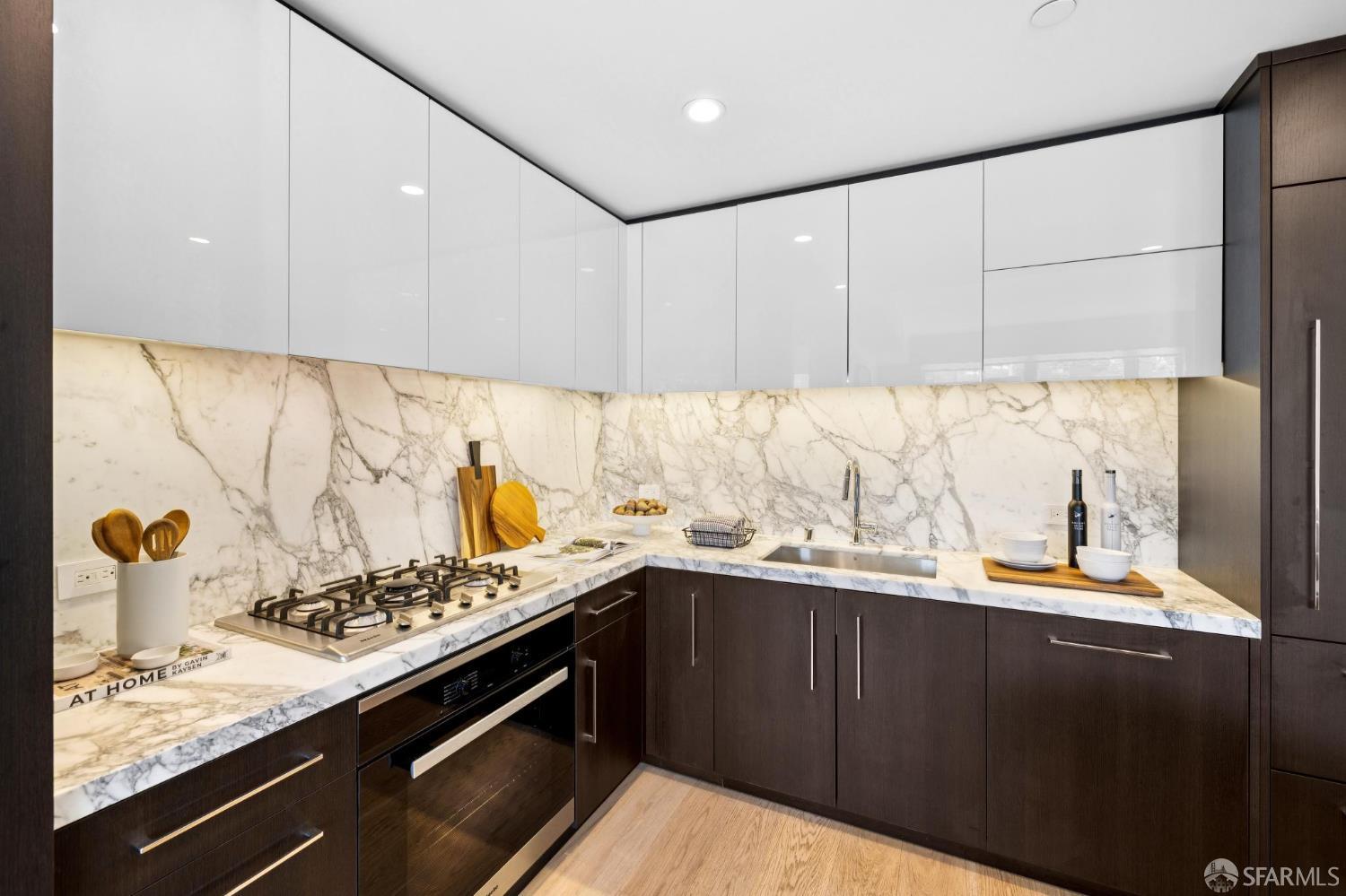 Detail Gallery Image 12 of 56 For 3131 Pierce St #406,  San Francisco,  CA 94123 - 2 Beds | 2 Baths