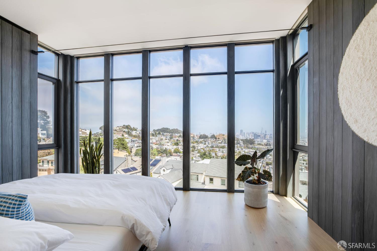 Detail Gallery Image 21 of 33 For 135 Graystone Ter, San Francisco,  CA 94114 - 5 Beds | 4/1 Baths