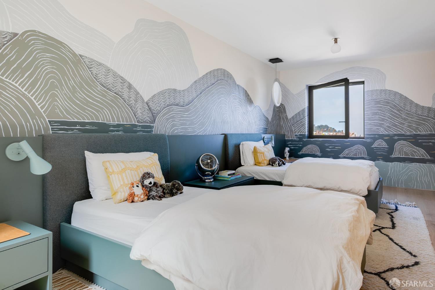 Detail Gallery Image 25 of 33 For 135 Graystone Ter, San Francisco,  CA 94114 - 5 Beds | 4/1 Baths