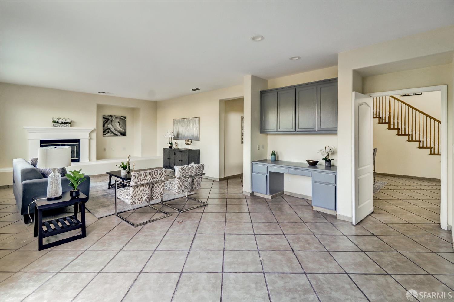 Detail Gallery Image 14 of 44 For 2015 Redbud Way, Antioch,  CA 94509 - 4 Beds | 3 Baths