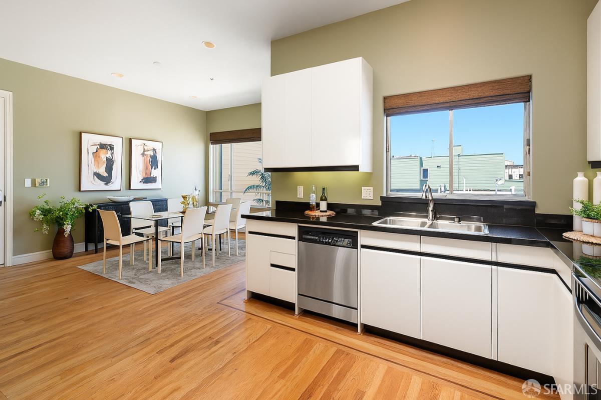 Detail Gallery Image 9 of 38 For 3310 19th St #303,  San Francisco,  CA 94110 - 3 Beds | 2/1 Baths