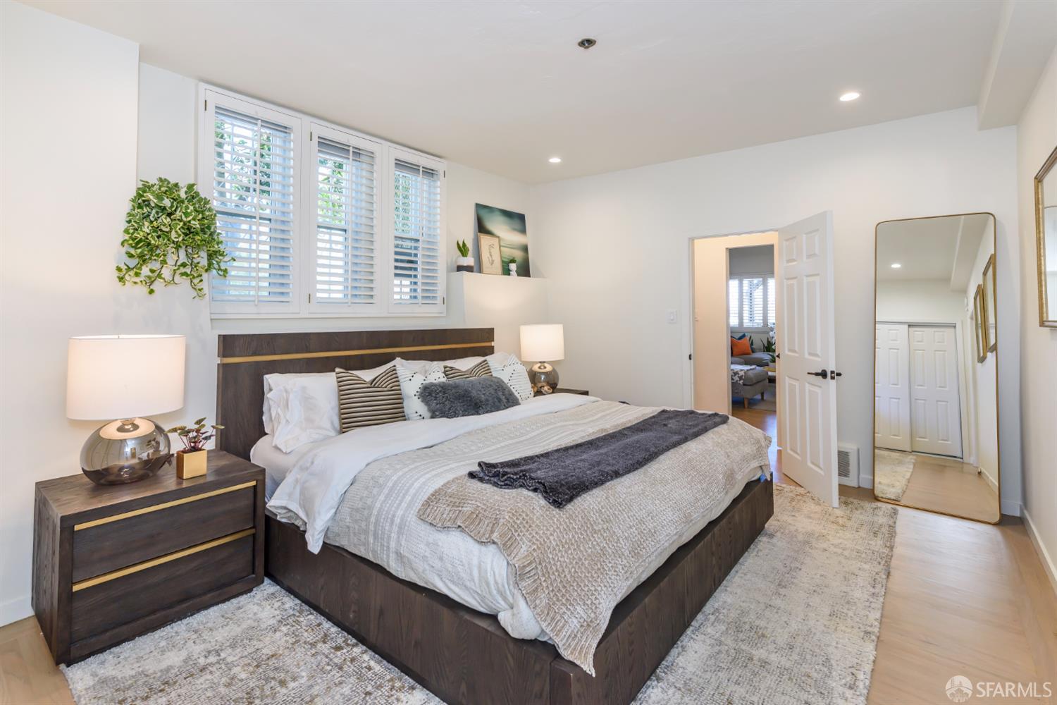 Detail Gallery Image 6 of 9 For 1 Hoffman Ave a,  San Francisco,  CA 94114 - 2 Beds | 2 Baths