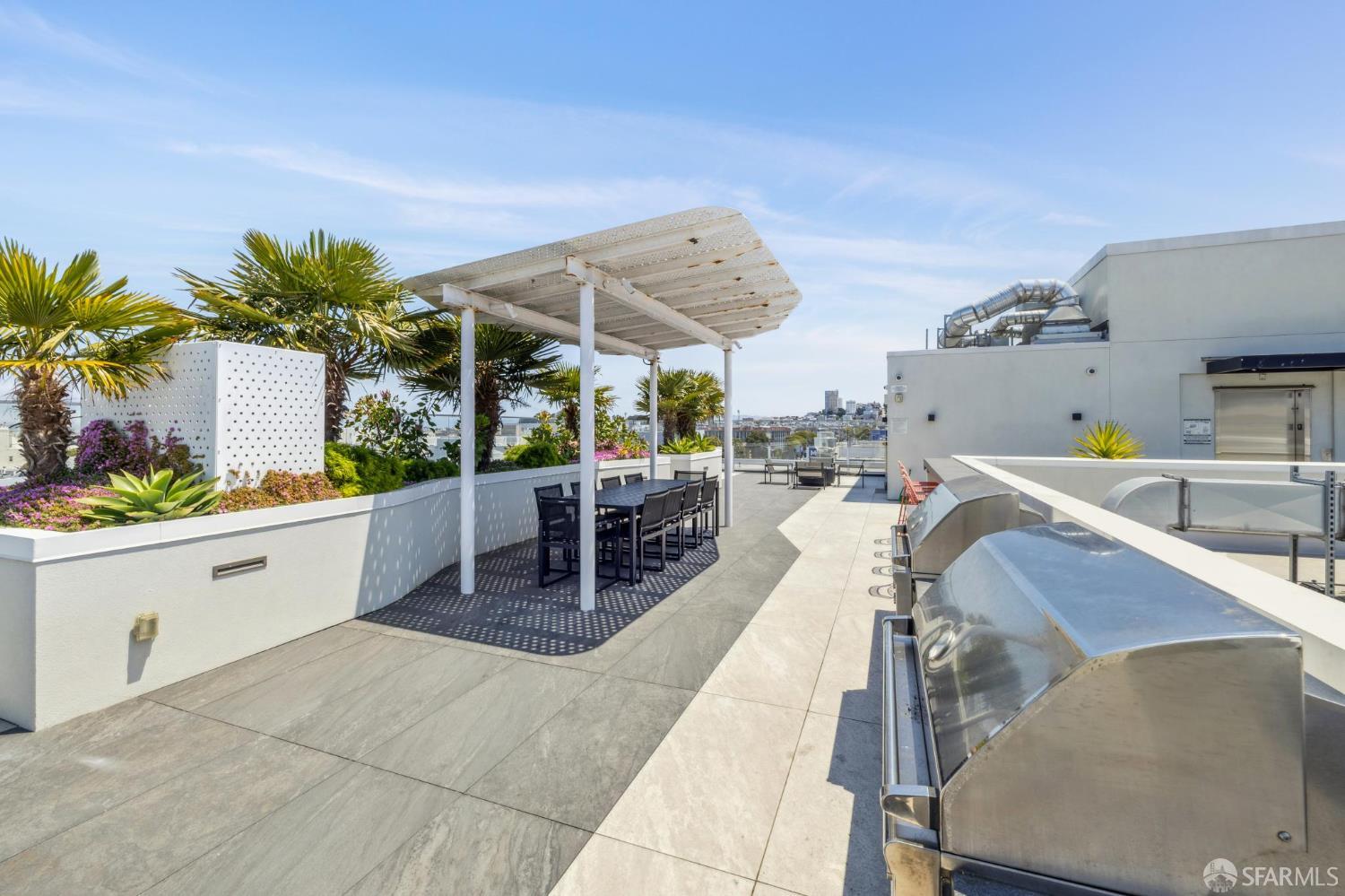 Detail Gallery Image 38 of 56 For 3131 Pierce St #406,  San Francisco,  CA 94123 - 2 Beds | 2 Baths