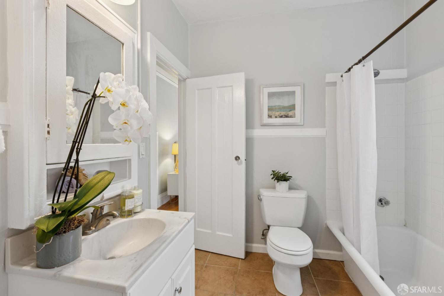 Detail Gallery Image 14 of 18 For 1250 Vallejo St #8,  San Francisco,  CA 94109 - 2 Beds | 1 Baths
