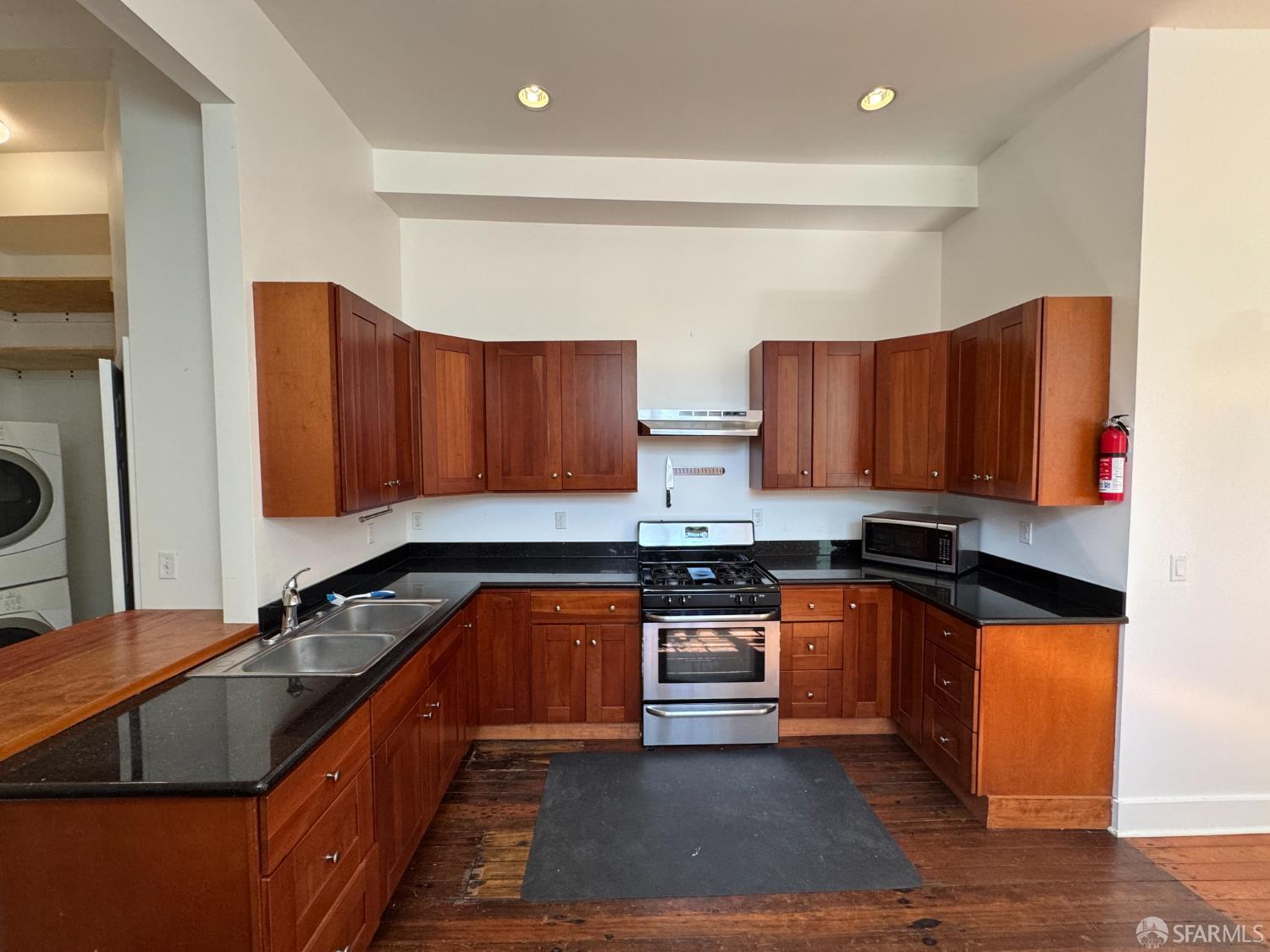 Detail Gallery Image 25 of 30 For 3339 20th St, San Francisco,  CA 94110 - 0 Beds | 4 Baths