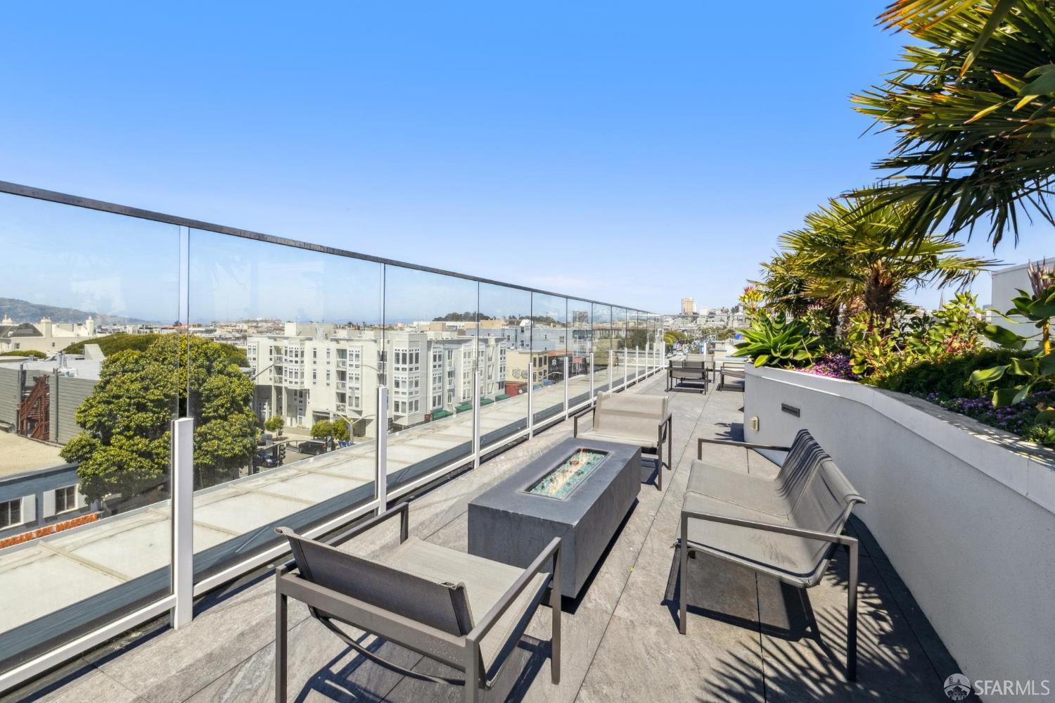 Detail Gallery Image 45 of 56 For 3131 Pierce St #406,  San Francisco,  CA 94123 - 2 Beds | 2 Baths