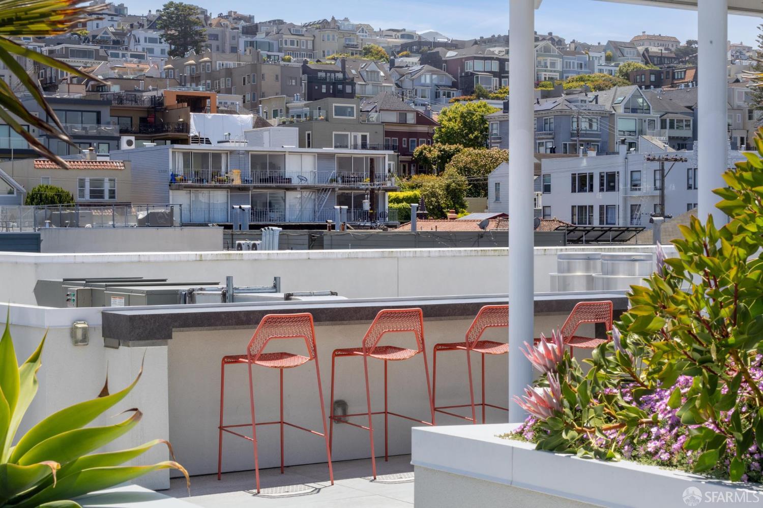 Detail Gallery Image 3 of 56 For 3131 Pierce St #406,  San Francisco,  CA 94123 - 2 Beds | 2 Baths