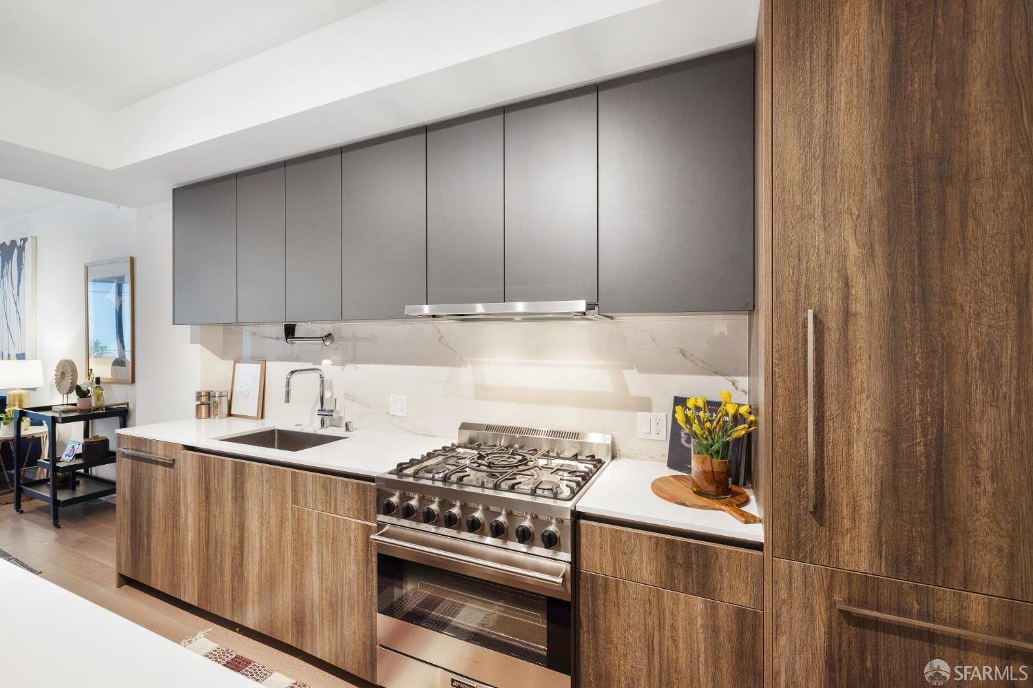Detail Gallery Image 2 of 20 For 555 Golden Gate Ave #606,  San Francisco,  CA 94102 - 2 Beds | 2 Baths