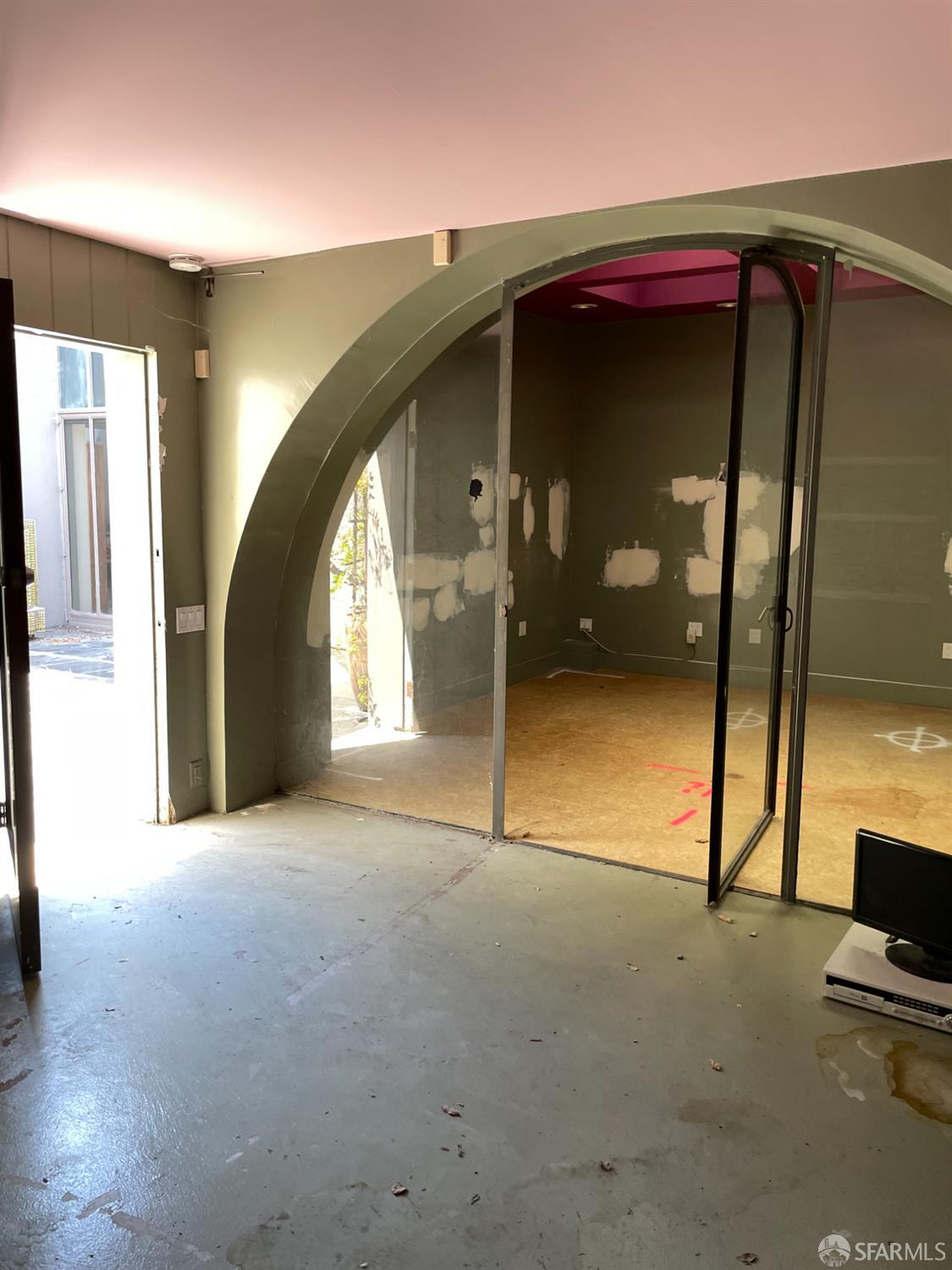 Detail Gallery Image 18 of 29 For 67 Belcher St, San Francisco,  CA 94114 - – Beds | – Baths