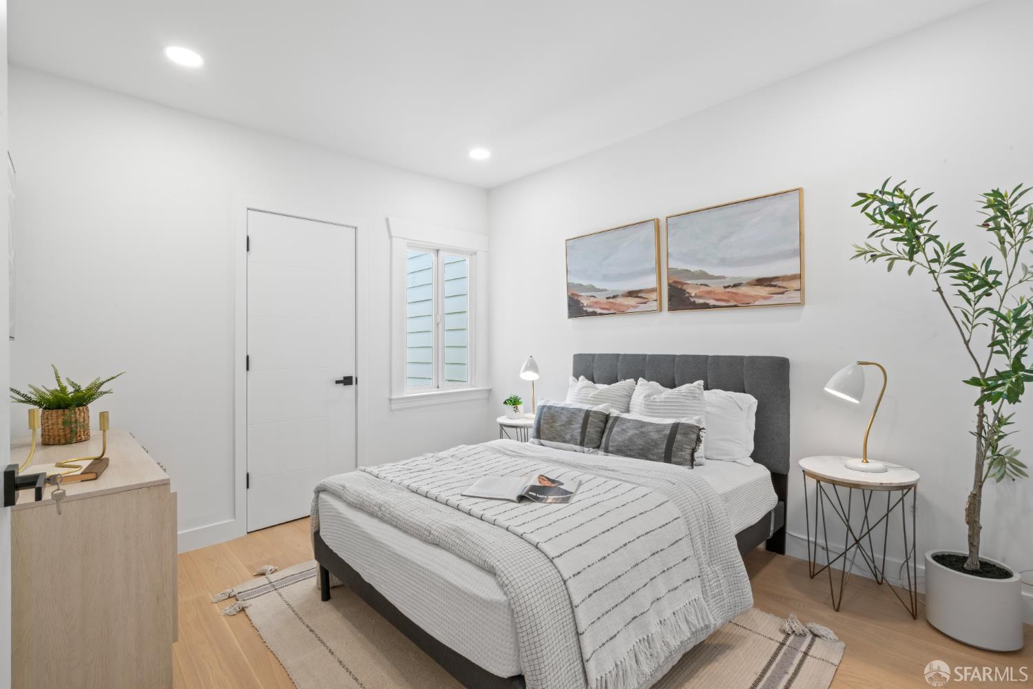 Detail Gallery Image 17 of 53 For 646 Paris St, San Francisco,  CA 94112 - 4 Beds | 2 Baths