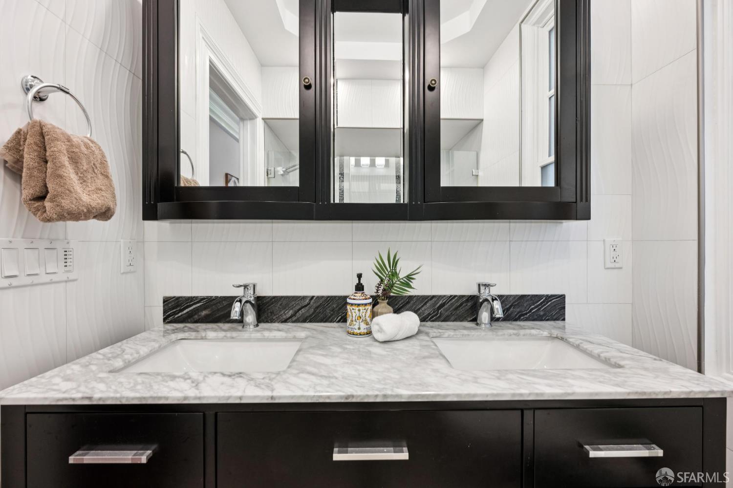 Detail Gallery Image 47 of 55 For 839 Cole St #839,  San Francisco,  CA 94117 - 2 Beds | 2 Baths