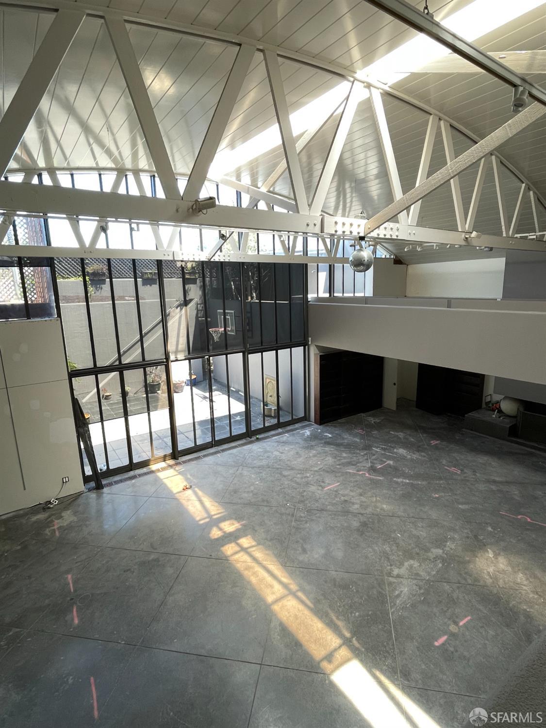 Detail Gallery Image 10 of 29 For 67 Belcher St, San Francisco,  CA 94114 - – Beds | – Baths