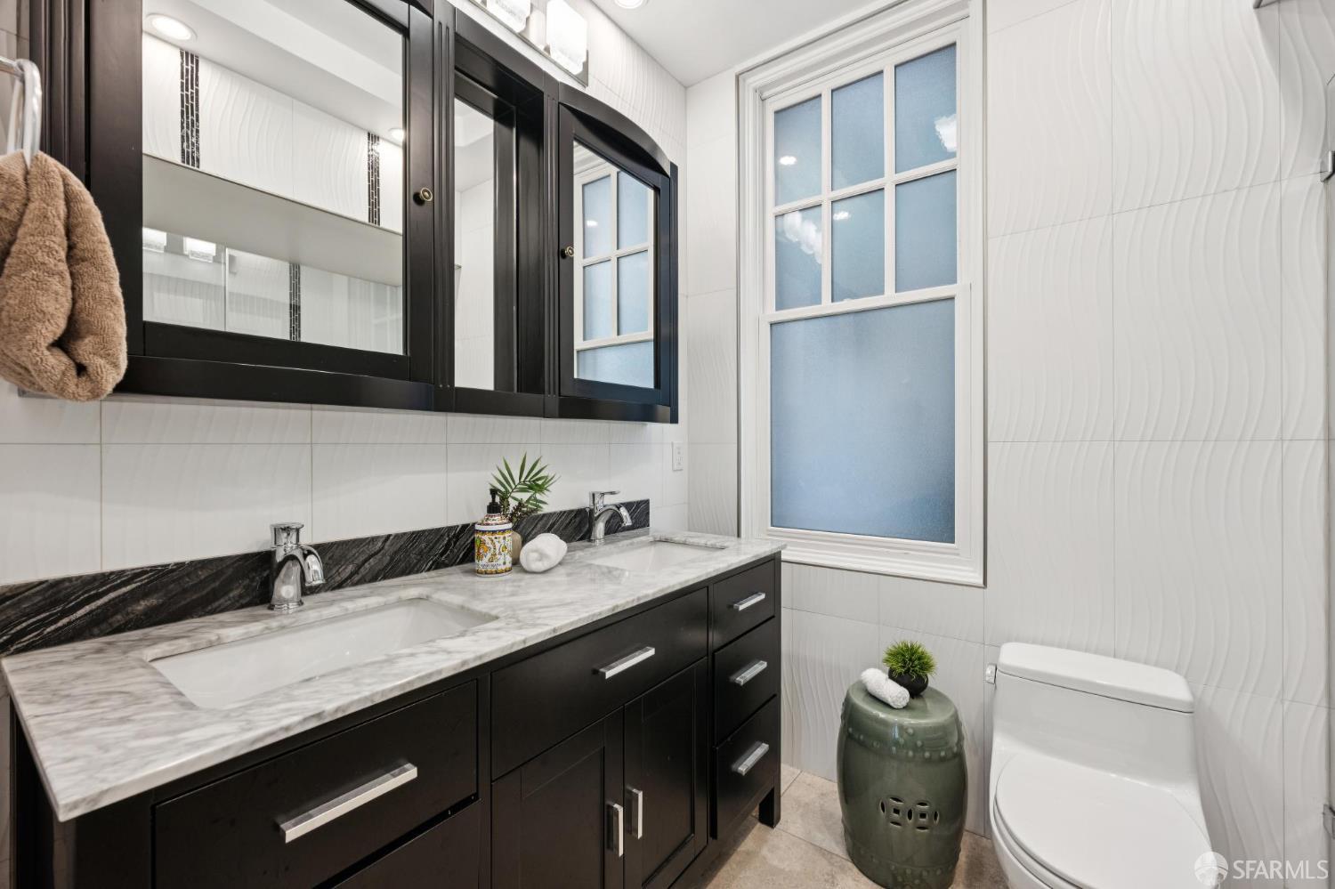 Detail Gallery Image 46 of 55 For 839 Cole St #839,  San Francisco,  CA 94117 - 2 Beds | 2 Baths