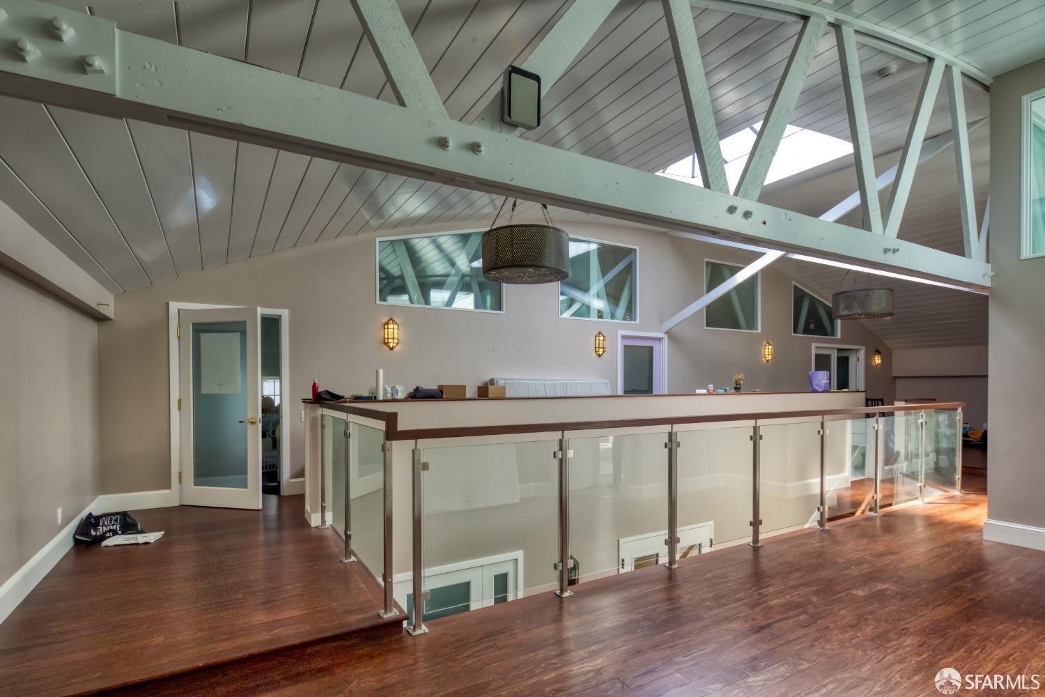 Detail Gallery Image 8 of 29 For 67 Belcher St, San Francisco,  CA 94114 - – Beds | – Baths