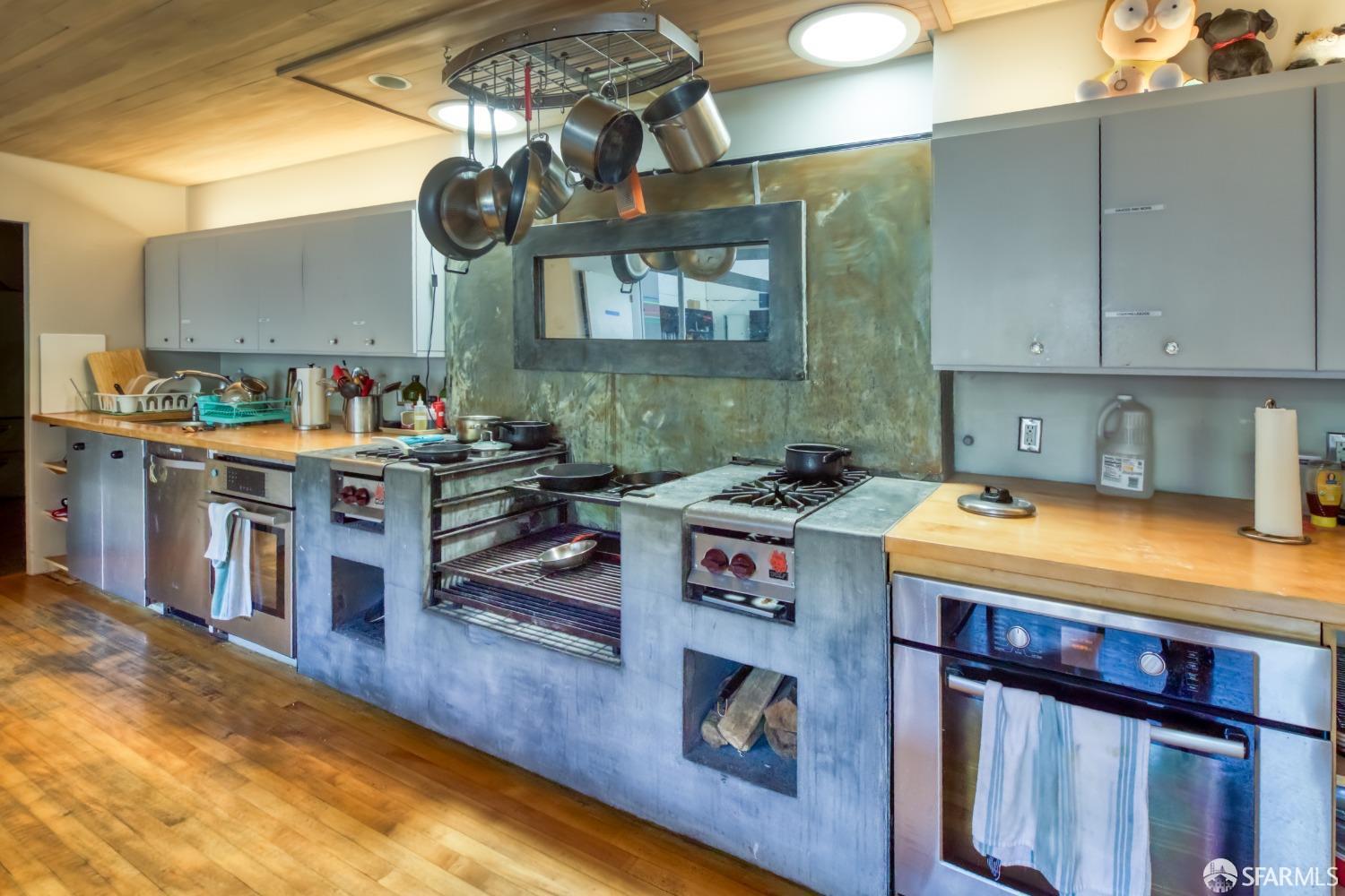 Detail Gallery Image 3 of 29 For 67 Belcher St, San Francisco,  CA 94114 - – Beds | – Baths