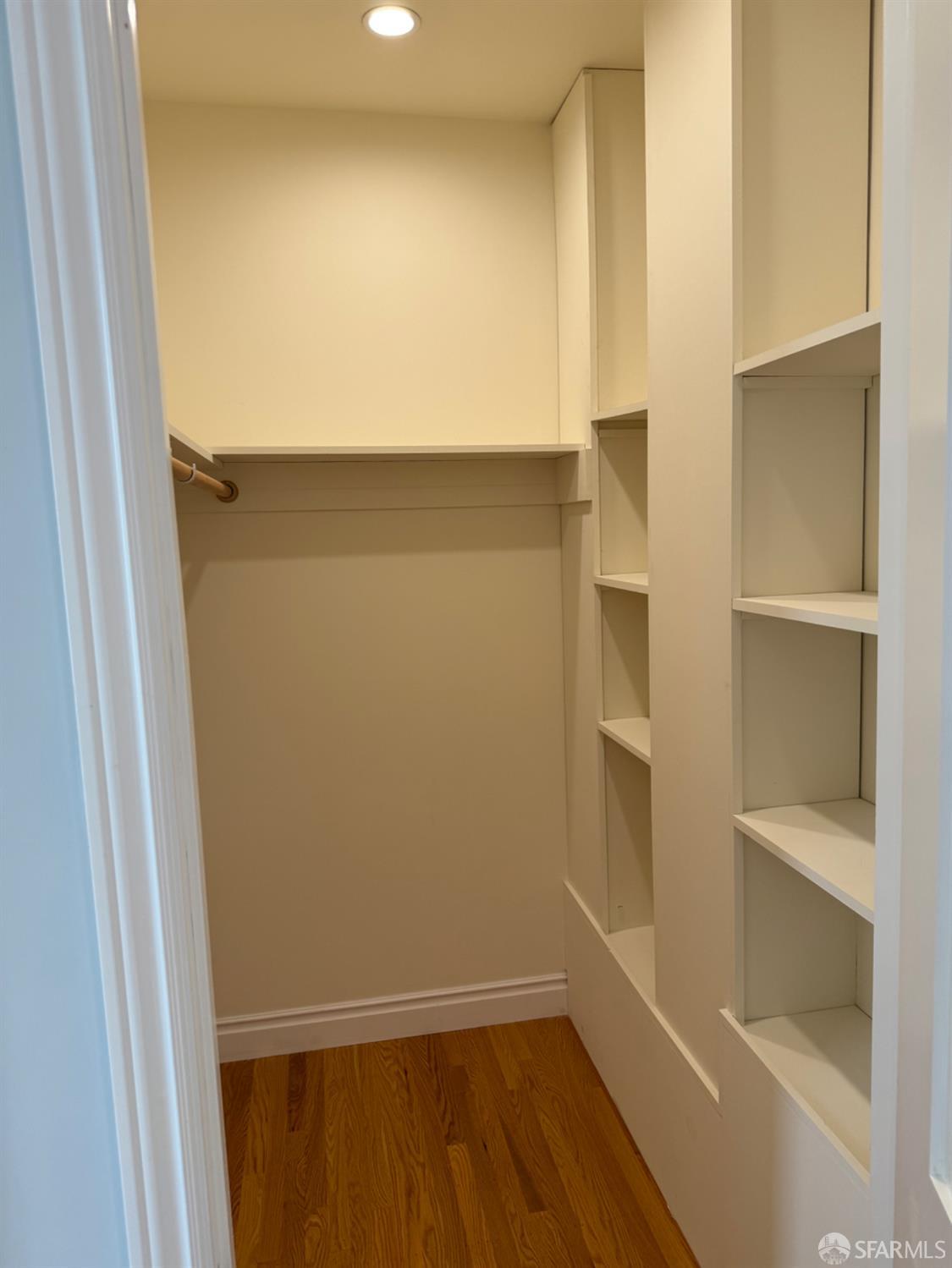 Detail Gallery Image 15 of 19 For 2 Byron Ct, San Francisco,  CA 94112 - 4 Beds | 3/1 Baths