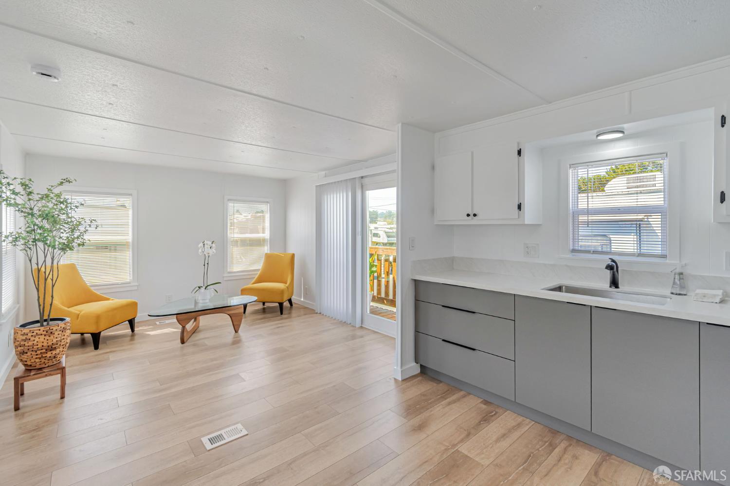 Detail Gallery Image 4 of 20 For 1700 El Camino Real 19-15, South San Francisco,  CA 94080 - 1 Beds | 1 Baths