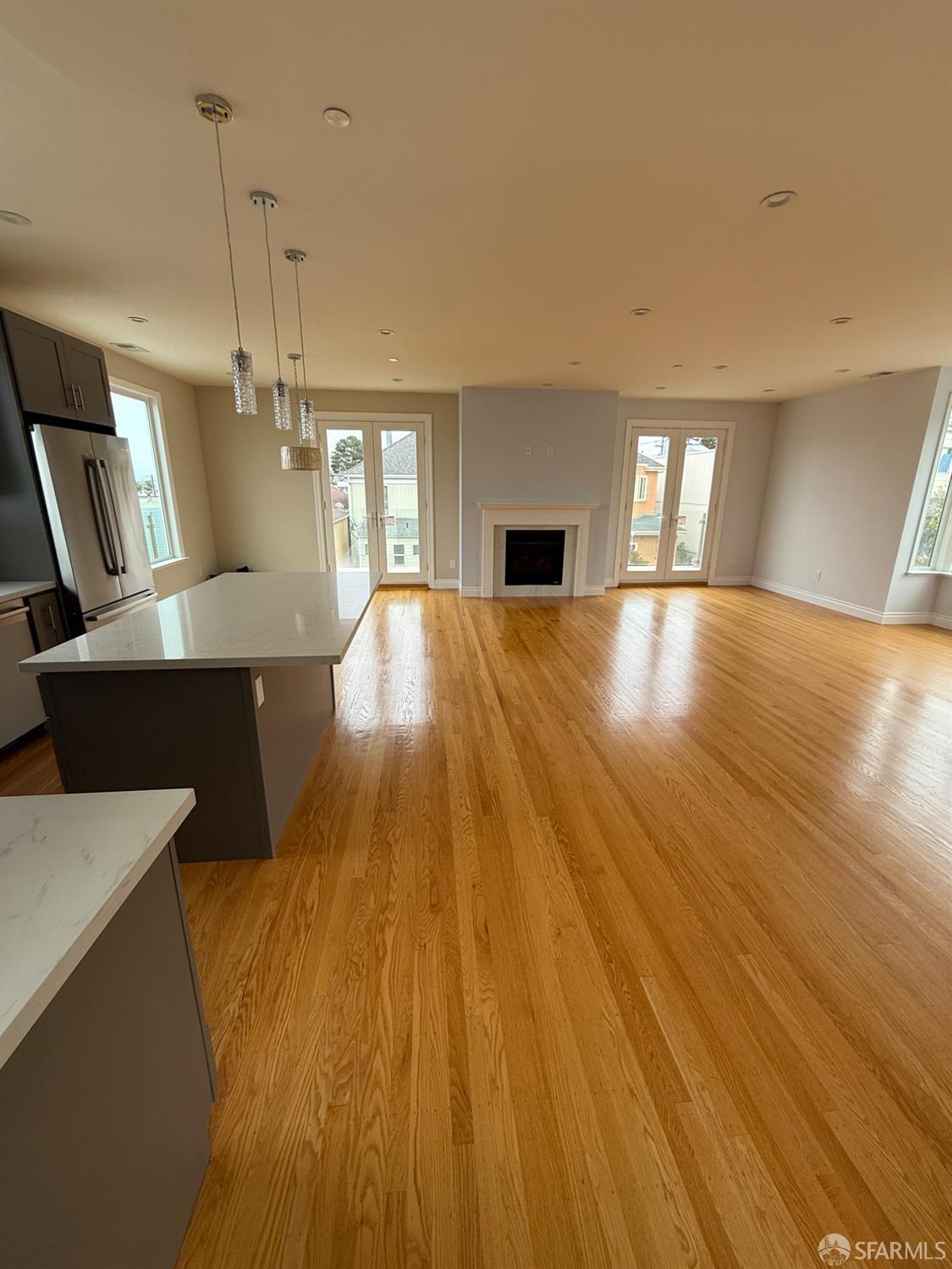 Detail Gallery Image 7 of 19 For 2 Byron Ct, San Francisco,  CA 94112 - 4 Beds | 3/1 Baths