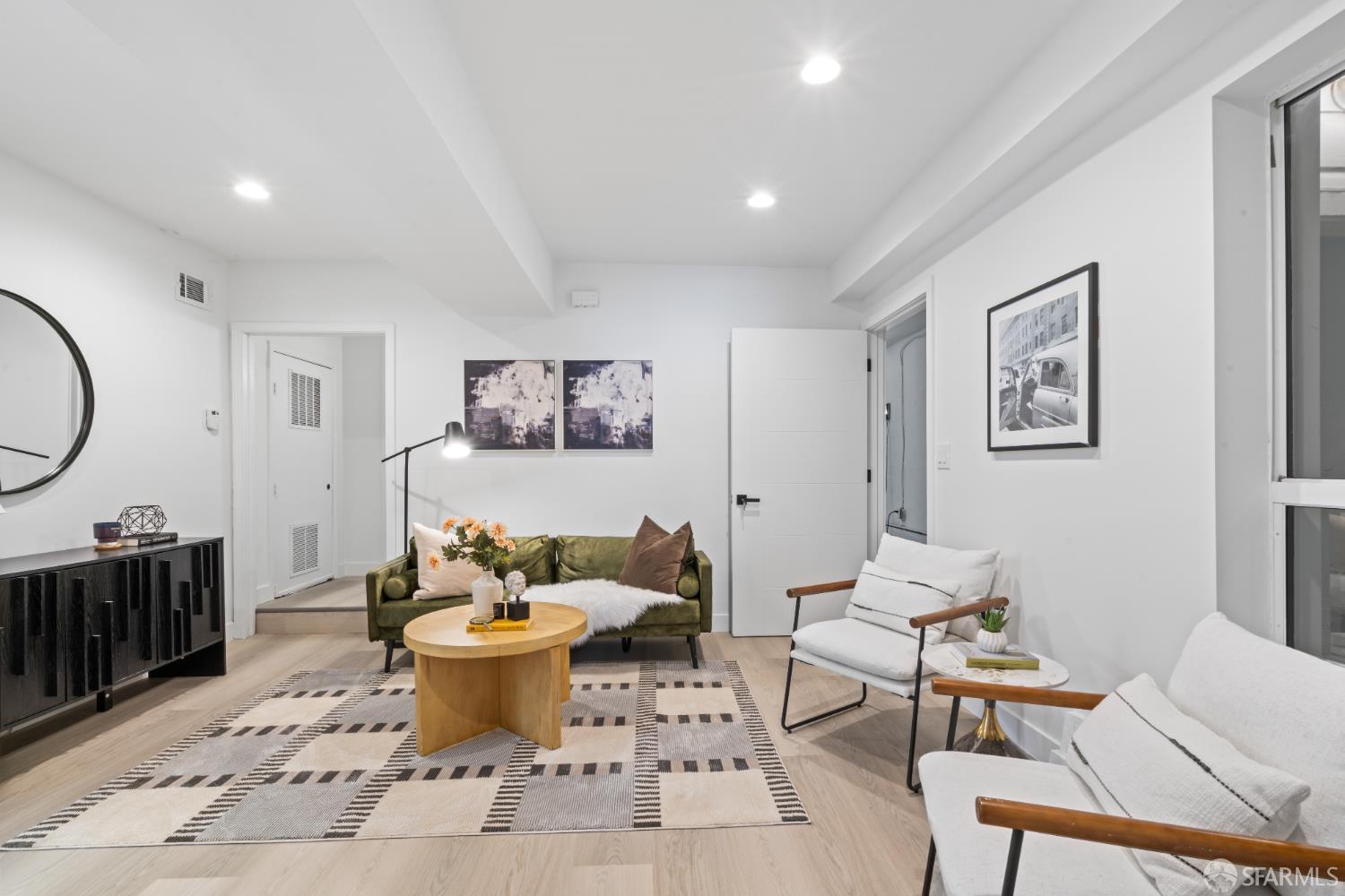 Detail Gallery Image 23 of 53 For 646 Paris St, San Francisco,  CA 94112 - 4 Beds | 2 Baths