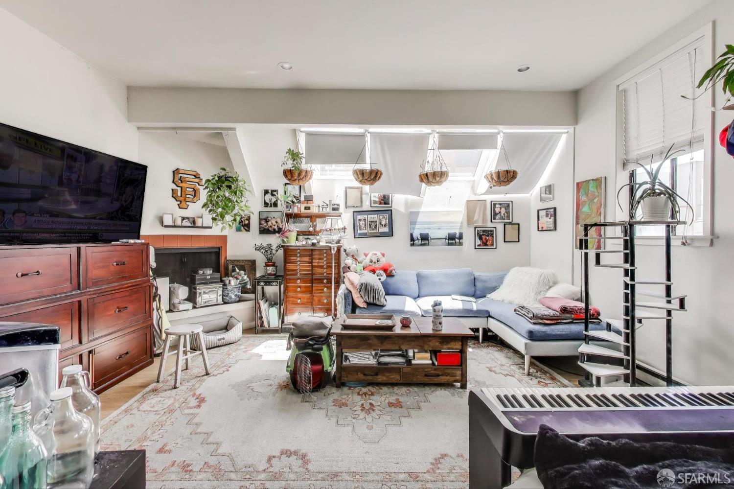 Detail Gallery Image 16 of 50 For 1217 Kearny St, San Francisco,  CA 94133 - – Beds | – Baths