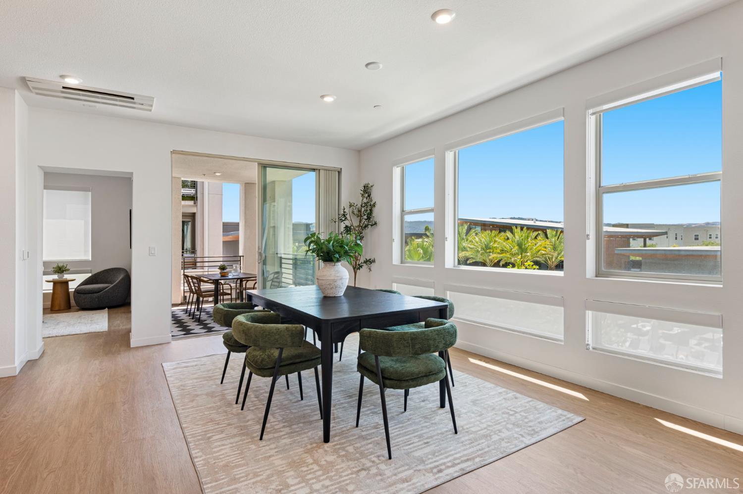 Detail Gallery Image 6 of 57 For 5690 Metrose Ct #302,  Dublin,  CA 94568 - 4 Beds | 2 Baths