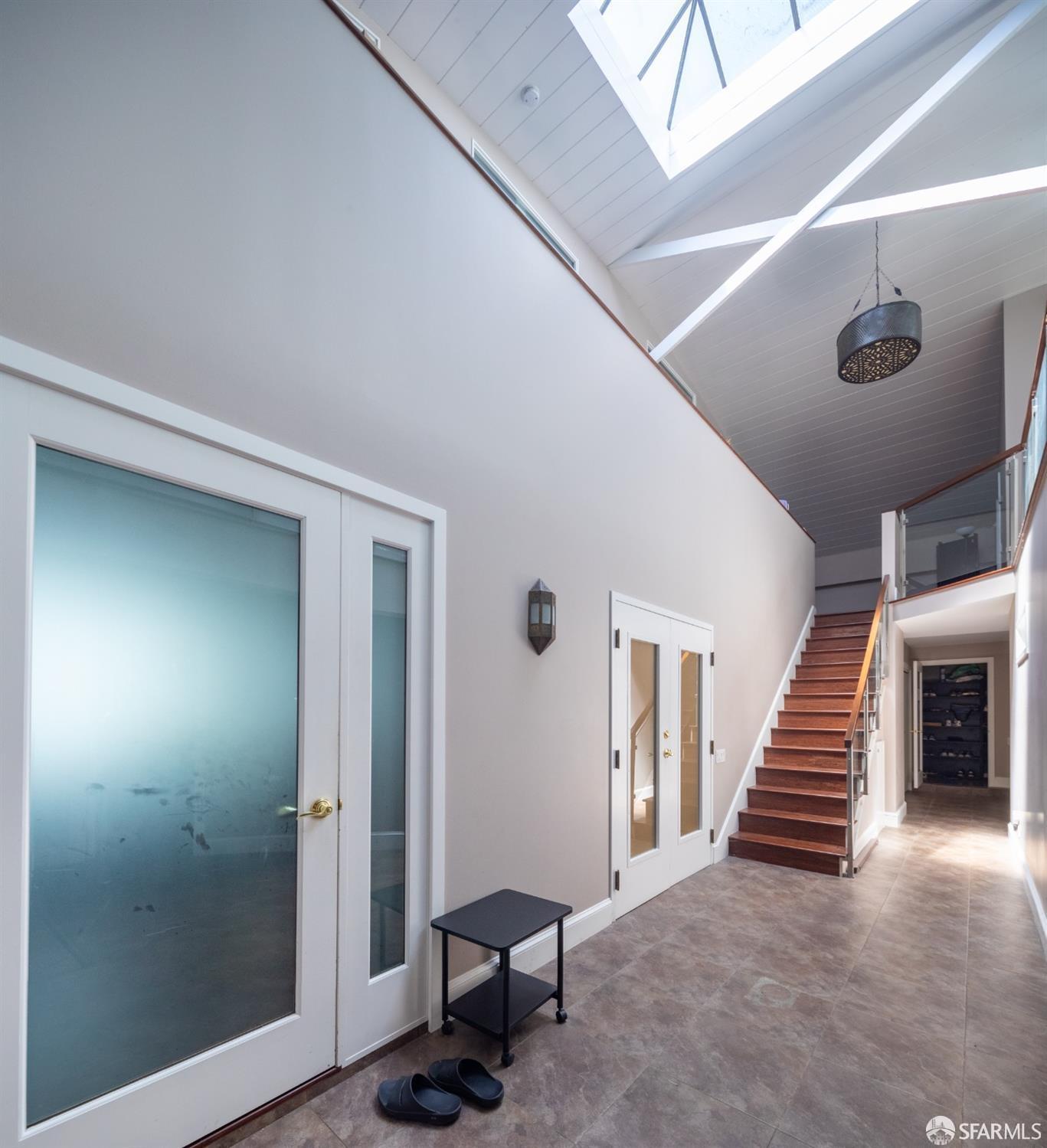 Detail Gallery Image 6 of 29 For 67 Belcher St, San Francisco,  CA 94114 - – Beds | – Baths