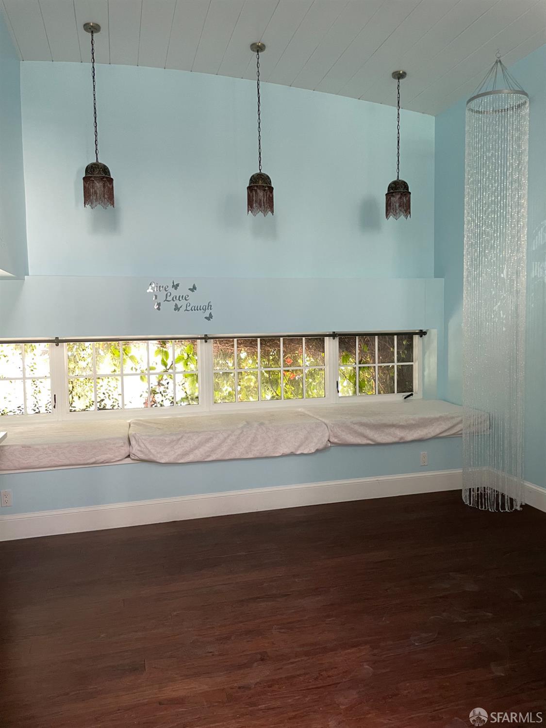 Detail Gallery Image 15 of 29 For 67 Belcher St, San Francisco,  CA 94114 - – Beds | – Baths