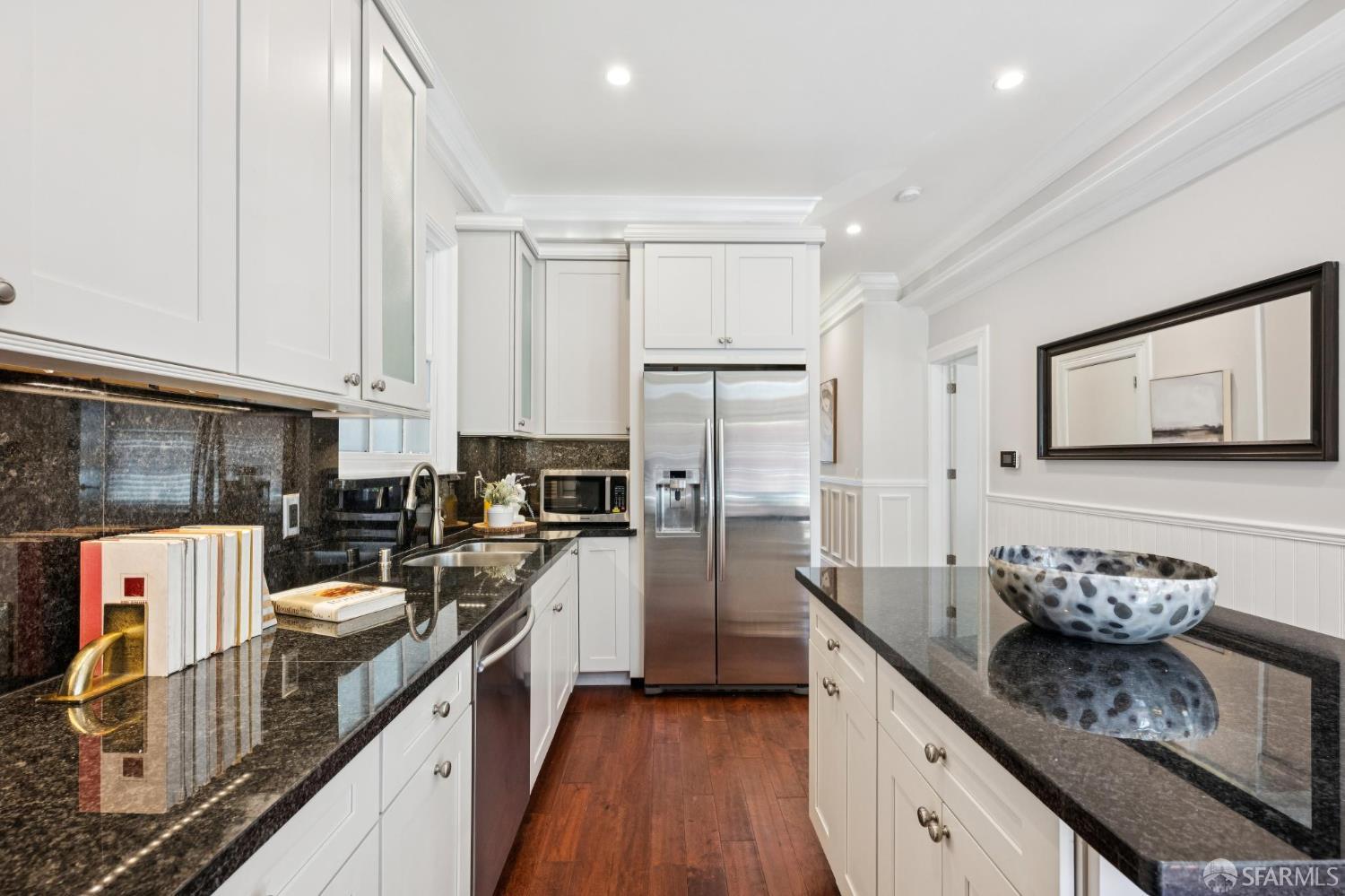 Detail Gallery Image 21 of 55 For 839 Cole St #839,  San Francisco,  CA 94117 - 2 Beds | 2 Baths