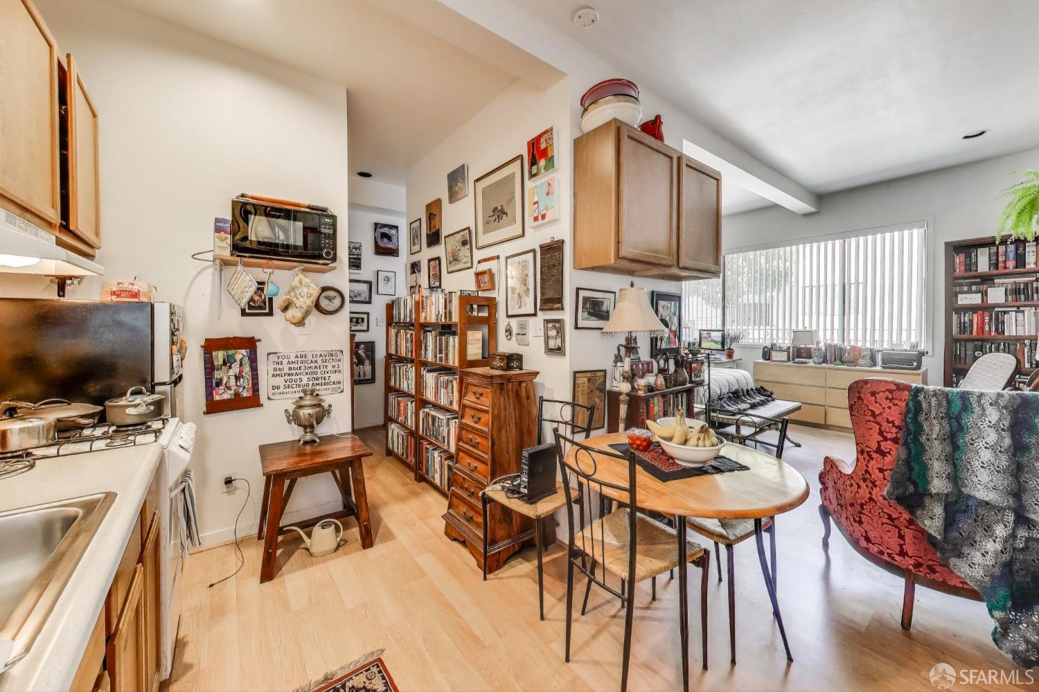 Detail Gallery Image 10 of 50 For 1217 Kearny St, San Francisco,  CA 94133 - – Beds | – Baths