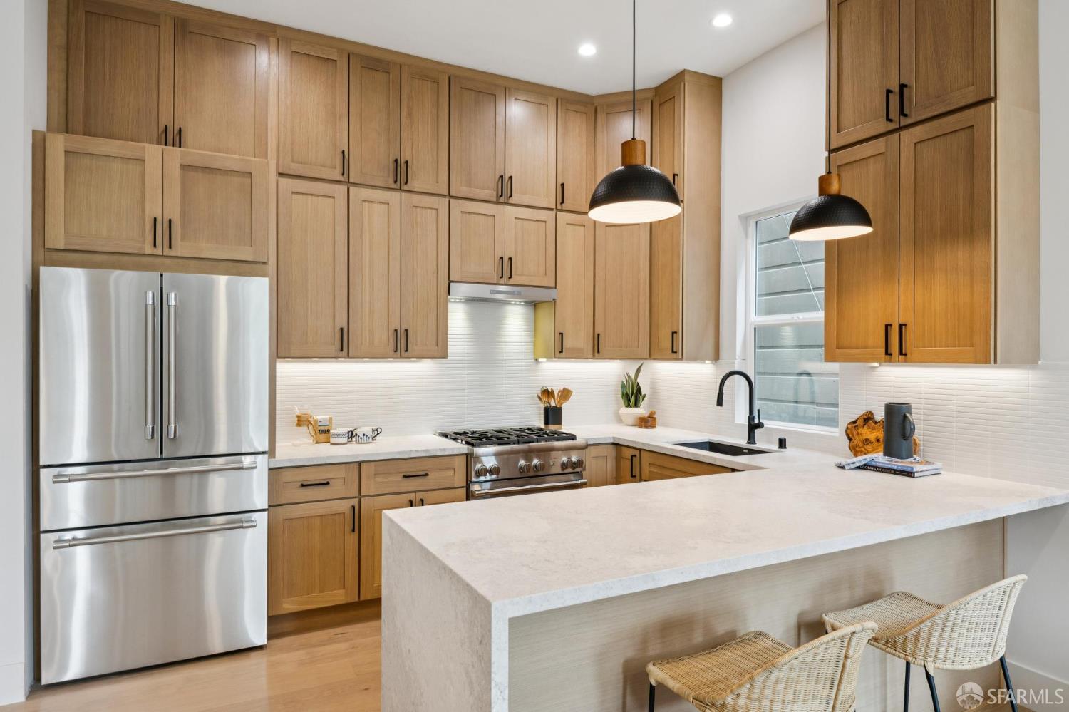 Detail Gallery Image 1 of 11 For 102 Baker St, San Francisco,  CA 94117 - – Beds | – Baths