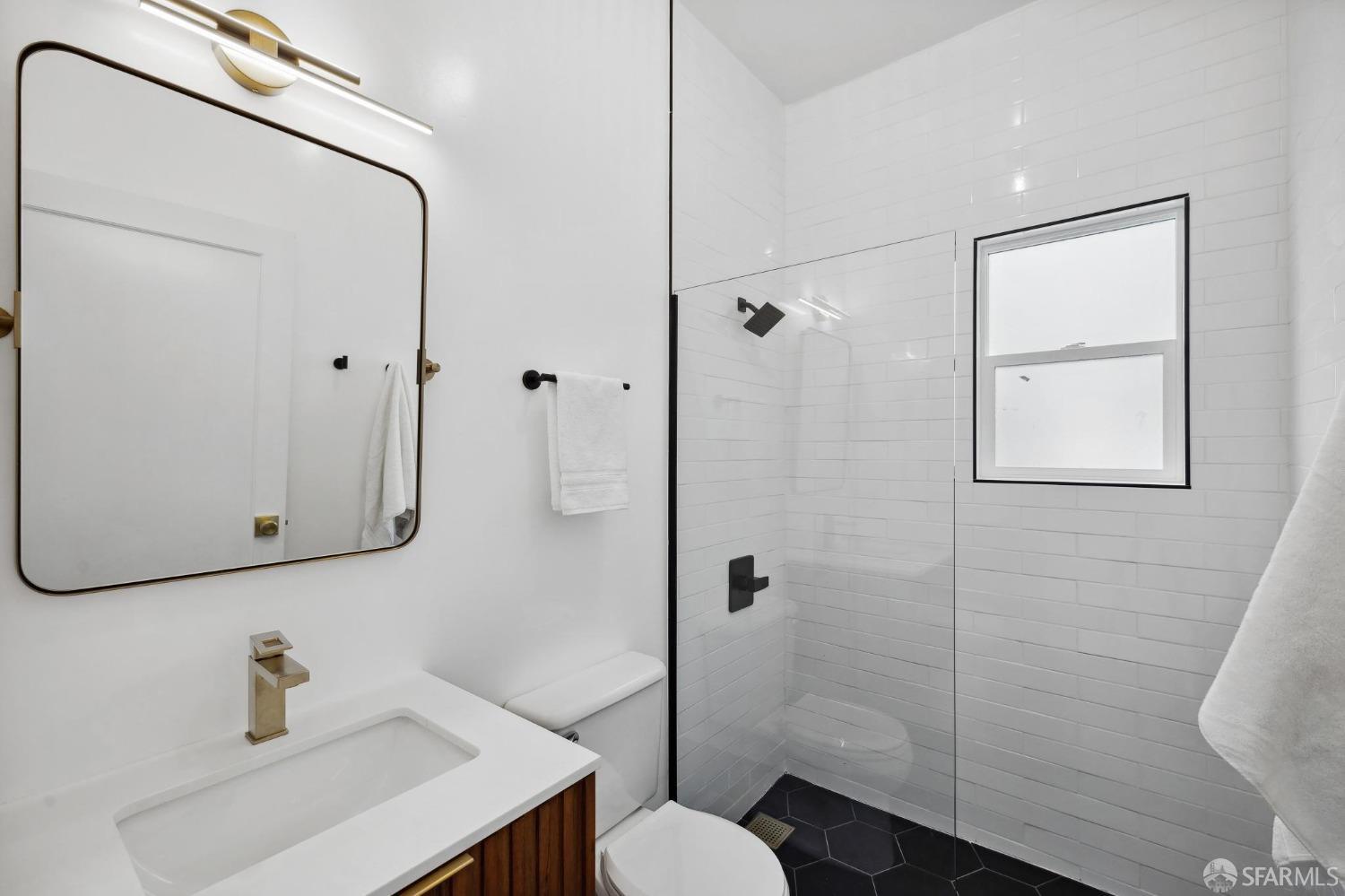Detail Gallery Image 16 of 28 For 2930 25th St, San Francisco,  CA 94110 - 3 Beds | 2 Baths