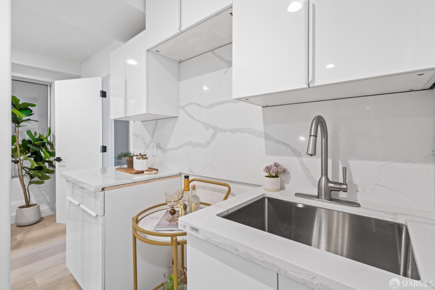 Detail Gallery Image 25 of 53 For 646 Paris St, San Francisco,  CA 94112 - 4 Beds | 2 Baths
