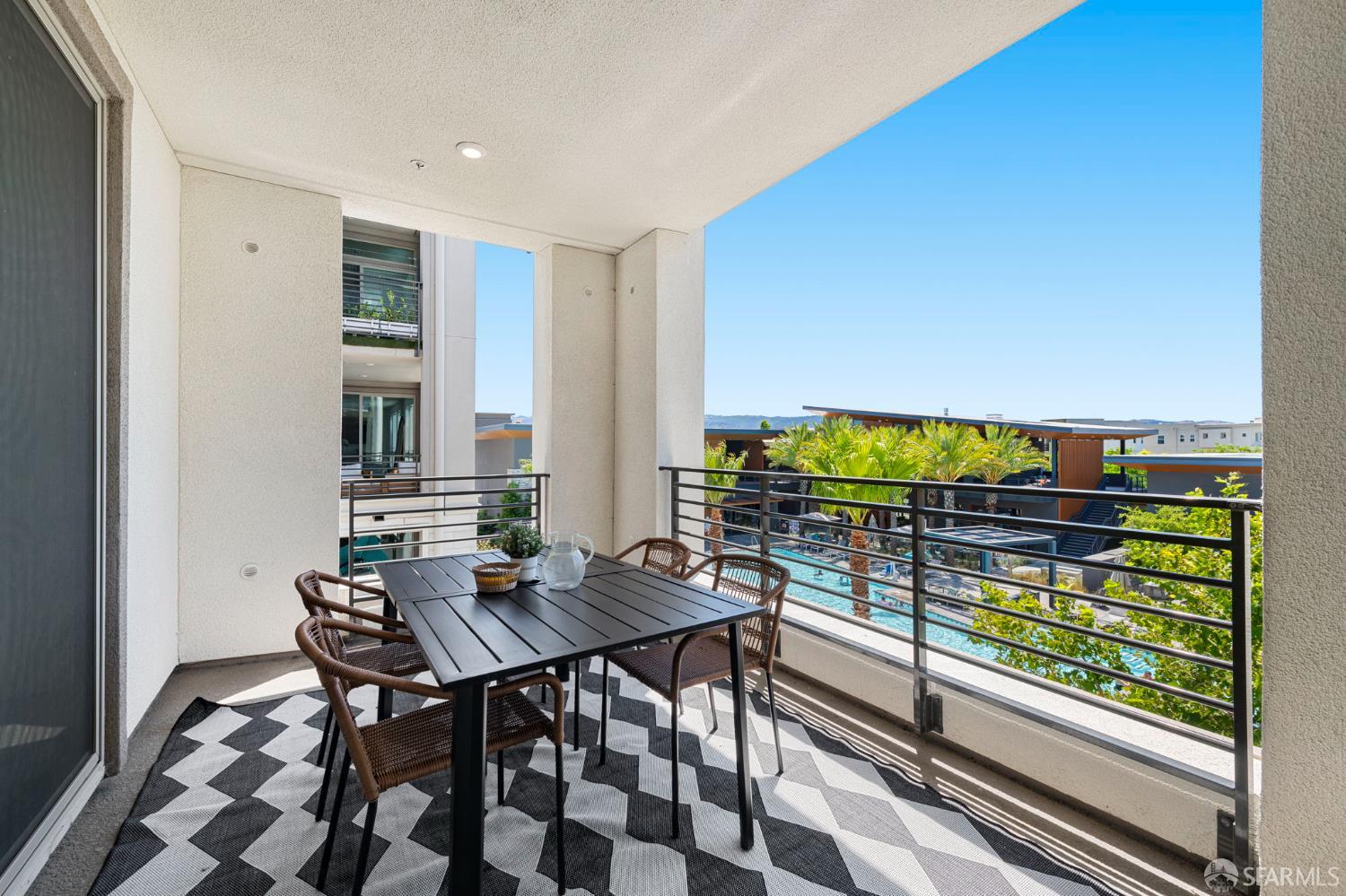 Detail Gallery Image 21 of 57 For 5690 Metrose Ct #302,  Dublin,  CA 94568 - 4 Beds | 2 Baths