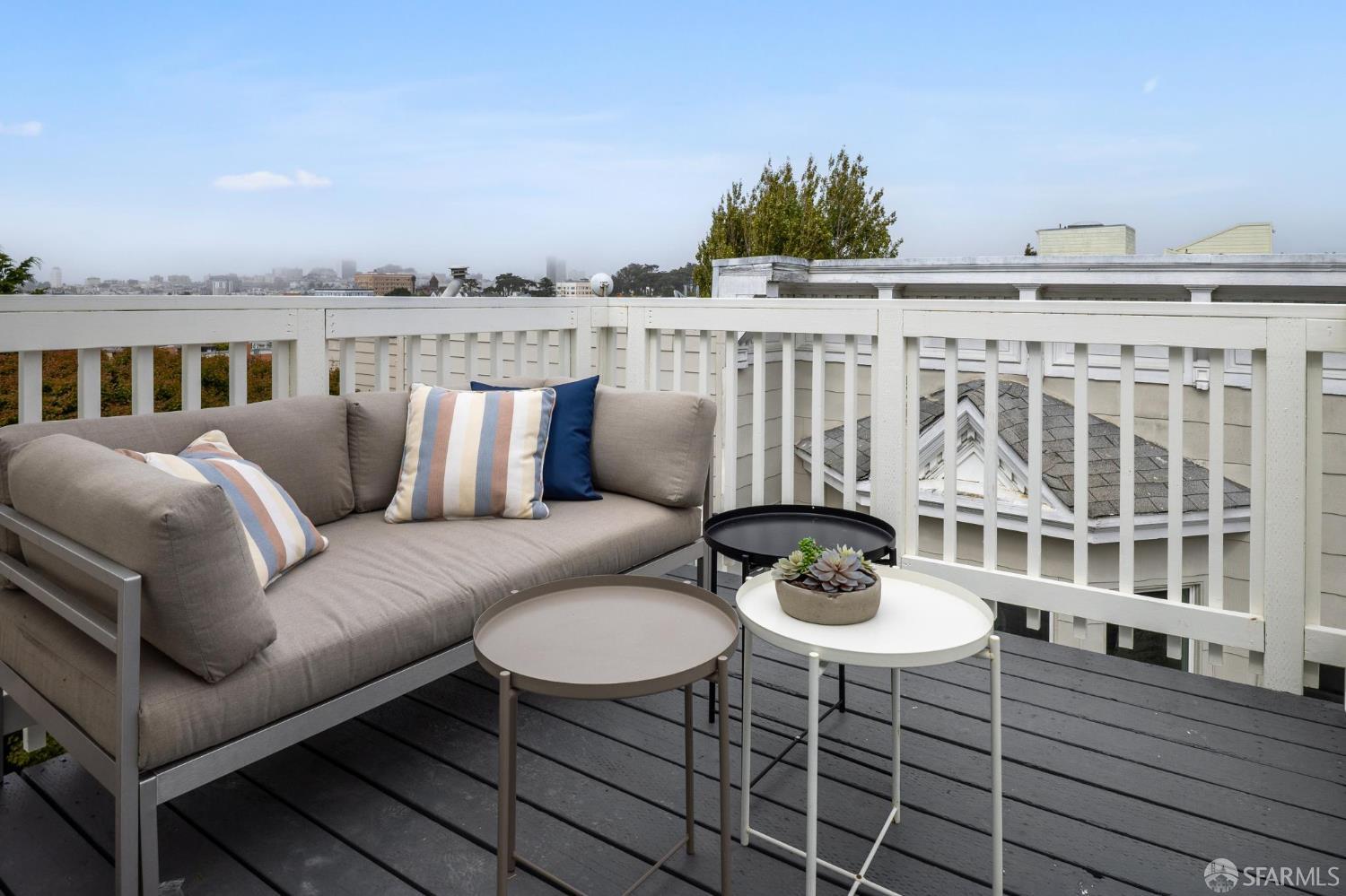 Detail Gallery Image 11 of 11 For 102 Baker St, San Francisco,  CA 94117 - – Beds | – Baths