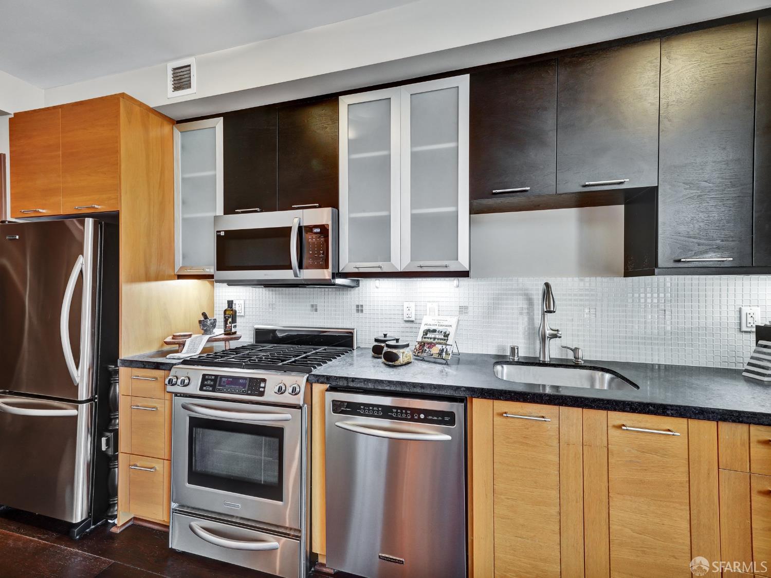 Detail Gallery Image 8 of 25 For 170 King St #1104,  San Francisco,  CA 94107 - 0 Beds | 1 Baths