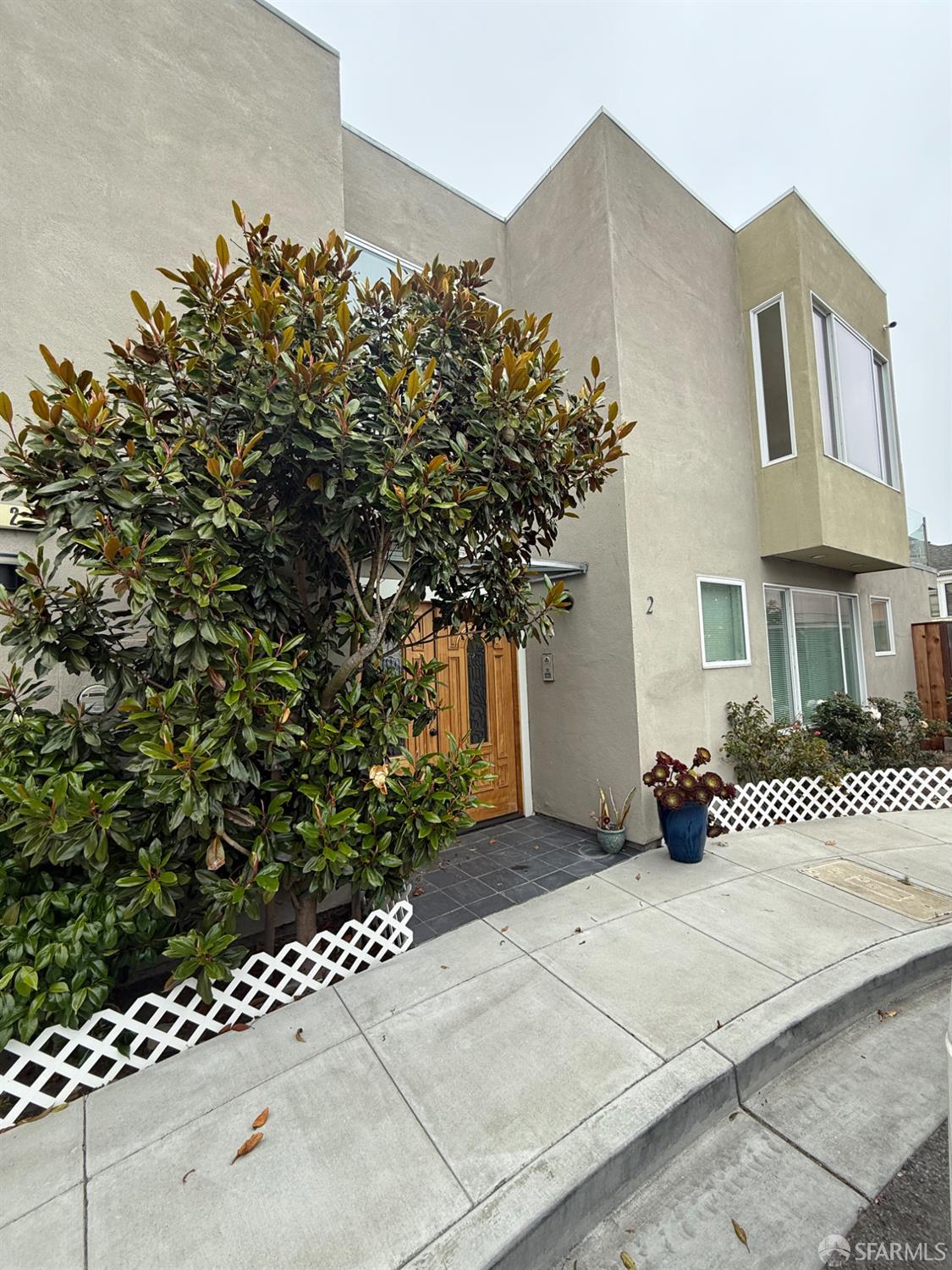 Detail Gallery Image 1 of 19 For 2 Byron Ct, San Francisco,  CA 94112 - 4 Beds | 3/1 Baths