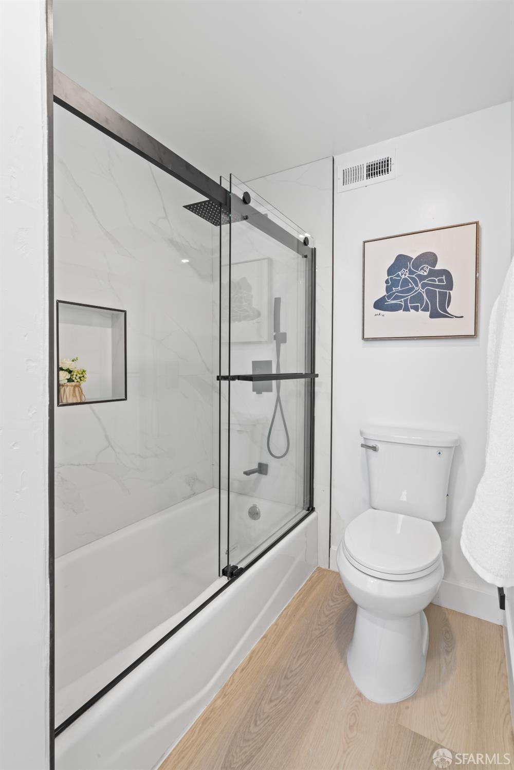 Detail Gallery Image 31 of 53 For 646 Paris St, San Francisco,  CA 94112 - 4 Beds | 2 Baths