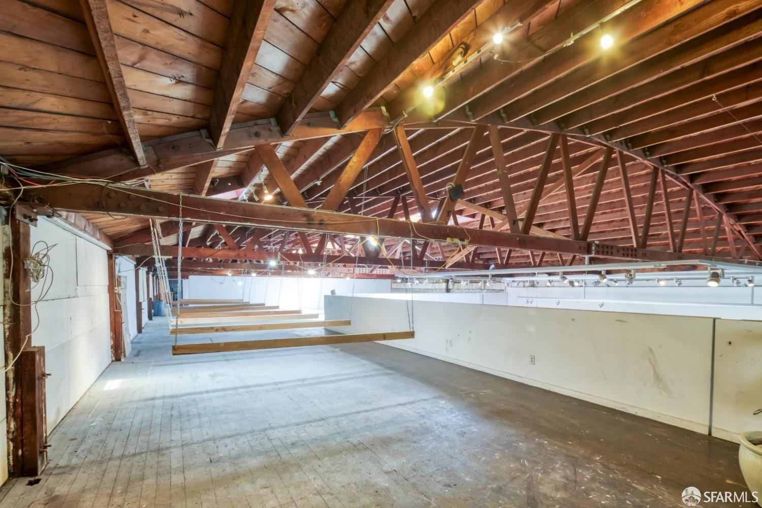 Detail Gallery Image 21 of 29 For 67 Belcher St, San Francisco,  CA 94114 - – Beds | – Baths