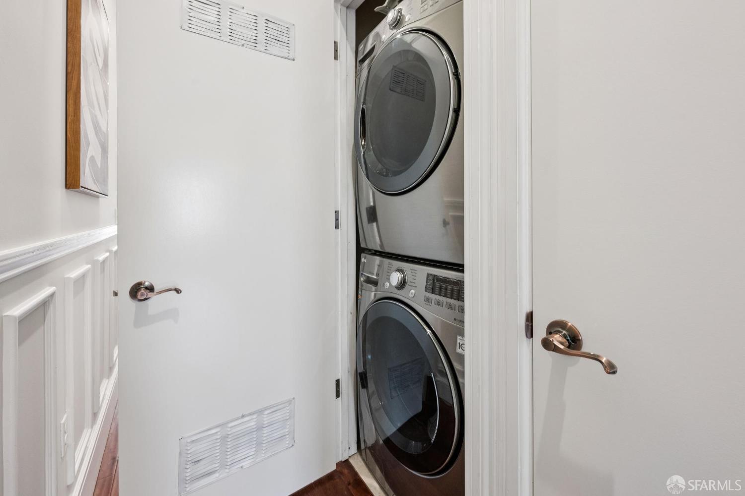 Detail Gallery Image 50 of 55 For 839 Cole St #839,  San Francisco,  CA 94117 - 2 Beds | 2 Baths